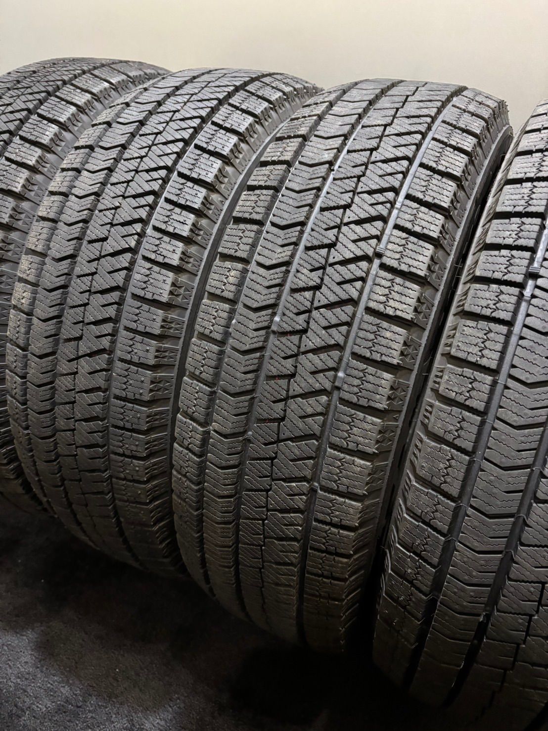 195 65 15 ブリジストンVRX2 2020年製 プリウスに BRIDGESTONE BLIZZAK