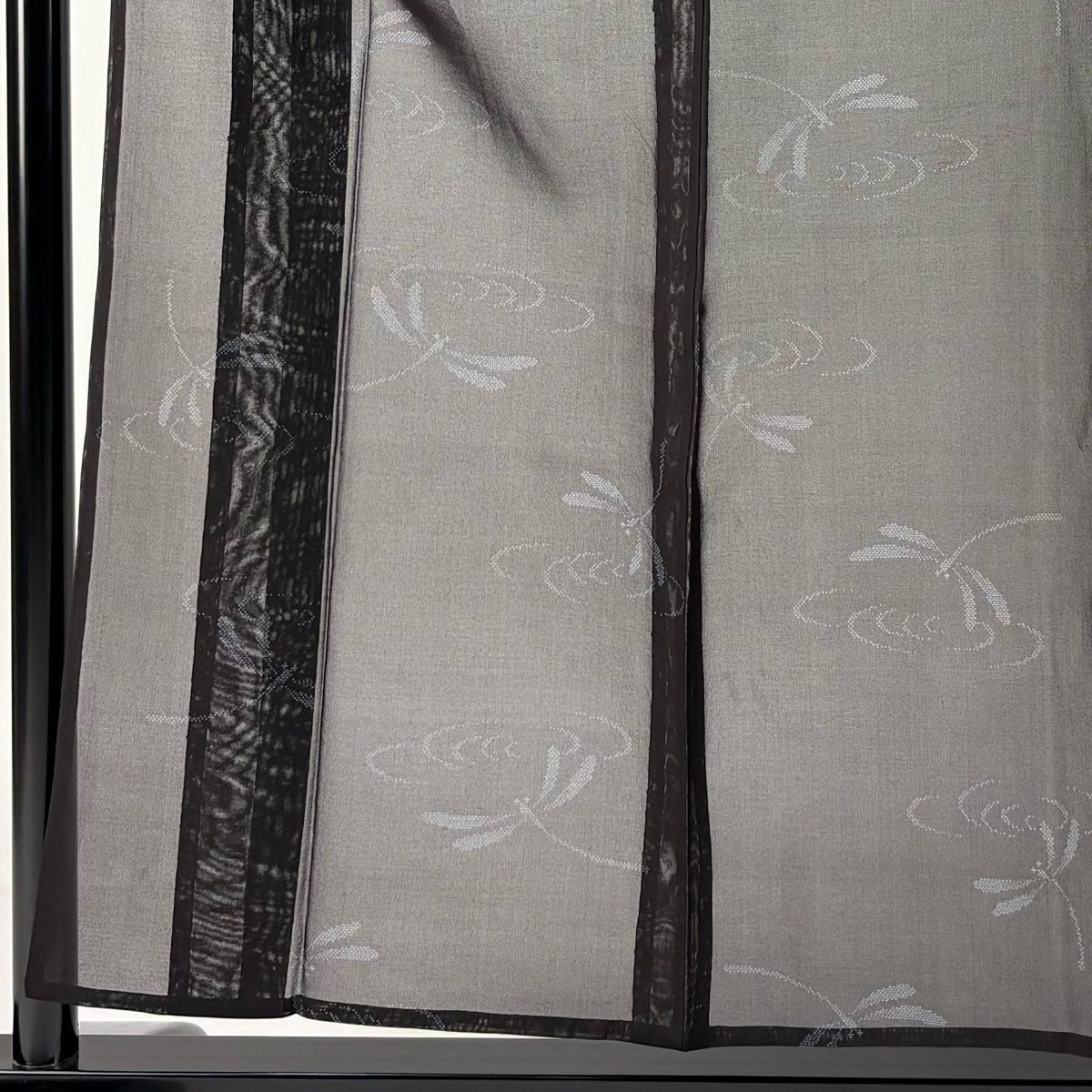 紬 身丈157cm 裄丈66cm M 薄物 夏大島 証紙 トンボ 流水 墨色 正絹