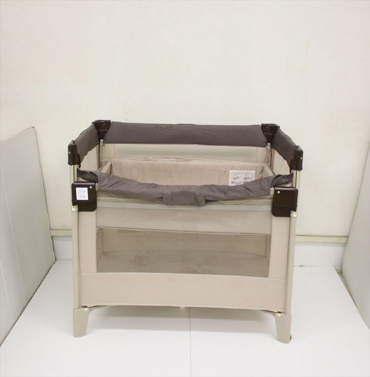 ココネルエアー ココアBR 66047 たたんで運べるベビーベッド アップリカ 新生児OK クリーニング済み C3045095