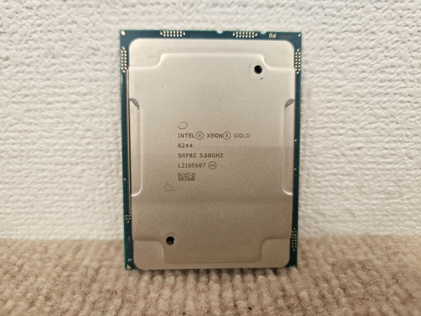Intel Xeon Gold 6244 SRF8Z 8C 3.6GHz 24.75MB 150W LGA3647 DDR4-2933 CPU  Processor