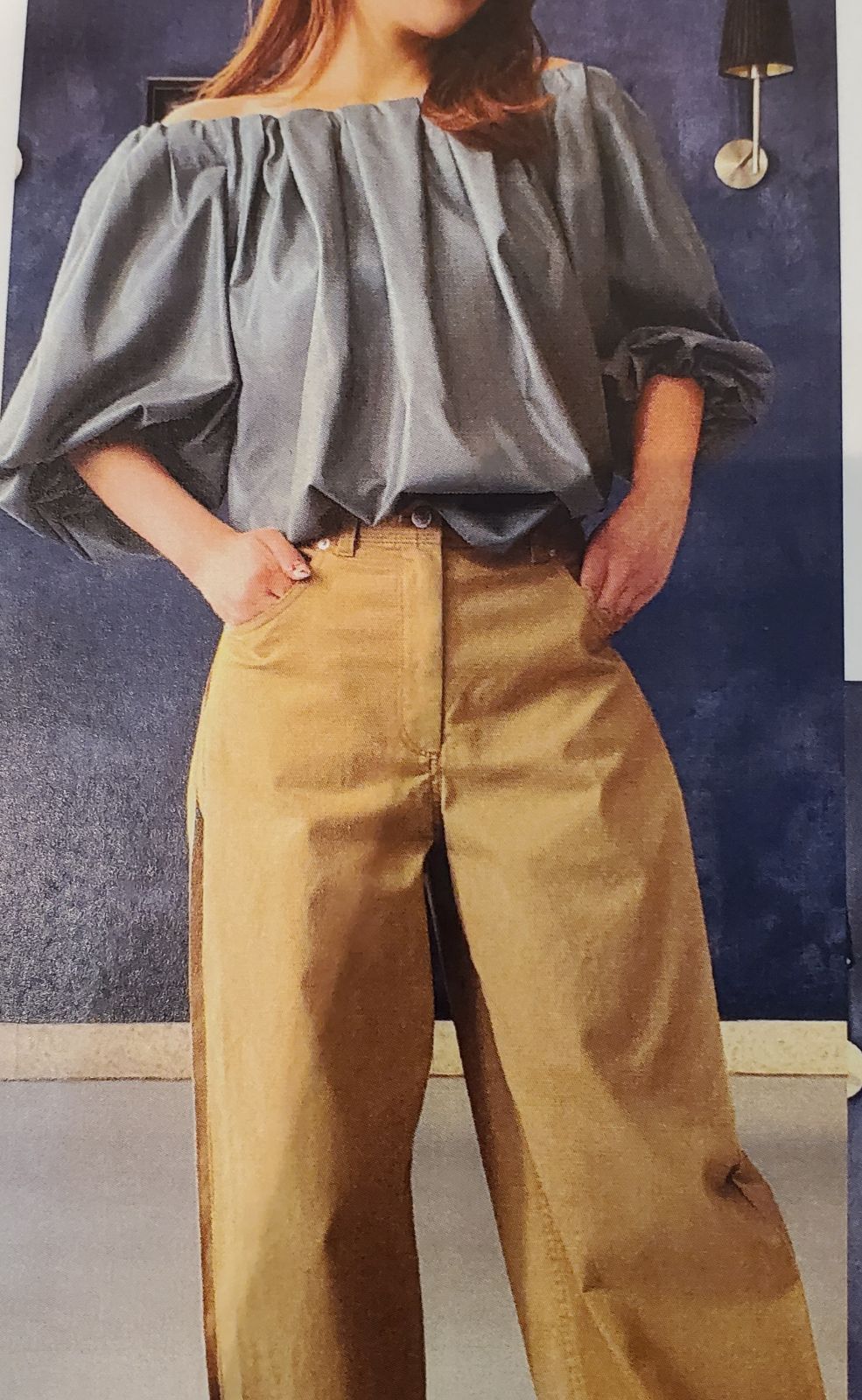 ギャザーブラウス 襟の開きを調整