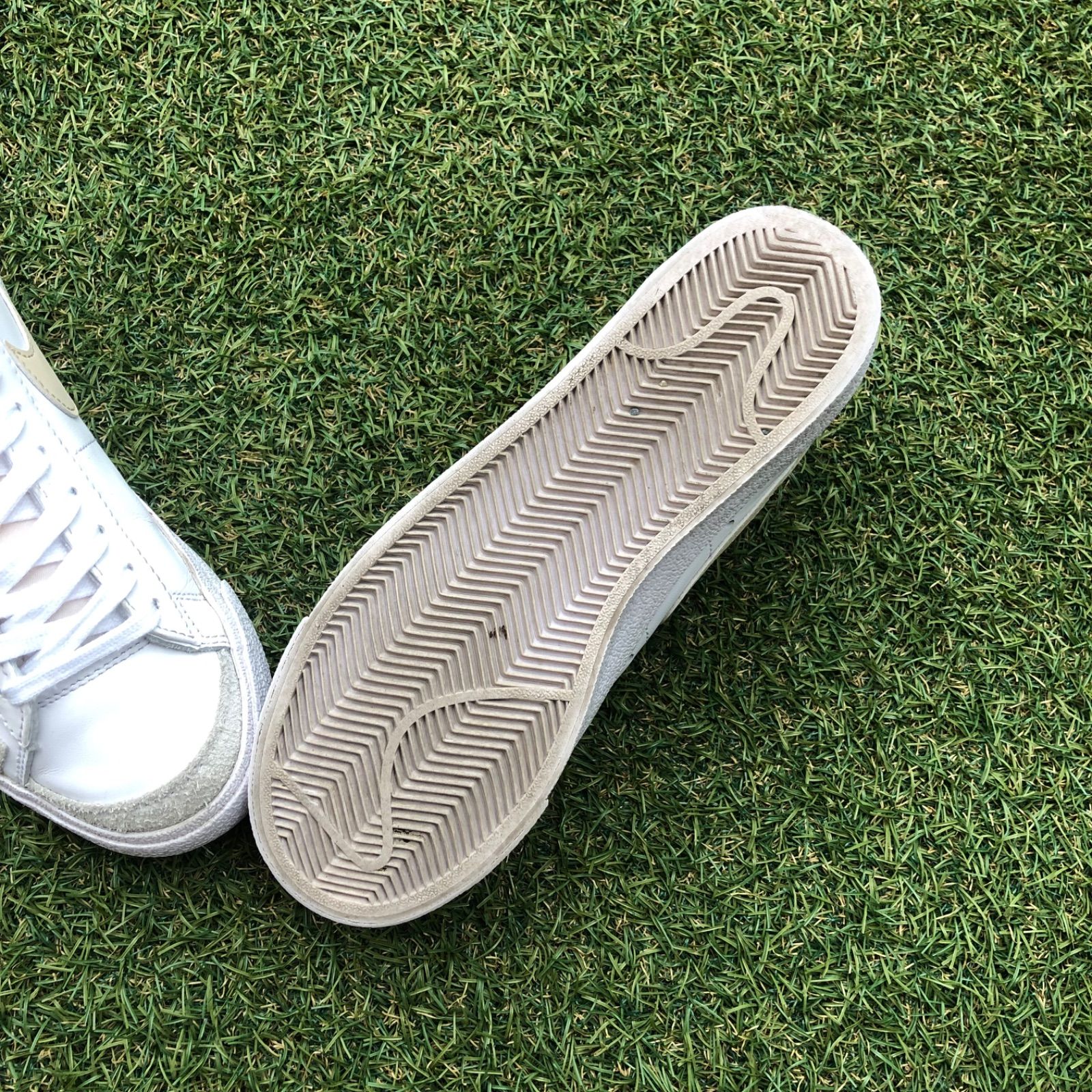 美品24 NIKE BLAZER LOW '77ナイキ ブレザー HT293 美品24 NIKE BLAZER LOW '77ナイキ ブレザー HT293 - メルカリ