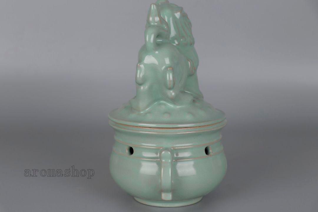 宋汝窯開片釉獅子蓋薫香炉 景徳鎮 陶磁器 装飾品 現代工芸品 美術品 置物 宋汝窯開片釉獅子蓋薫香炉 景徳鎮 陶磁器 装飾品 現代工芸品