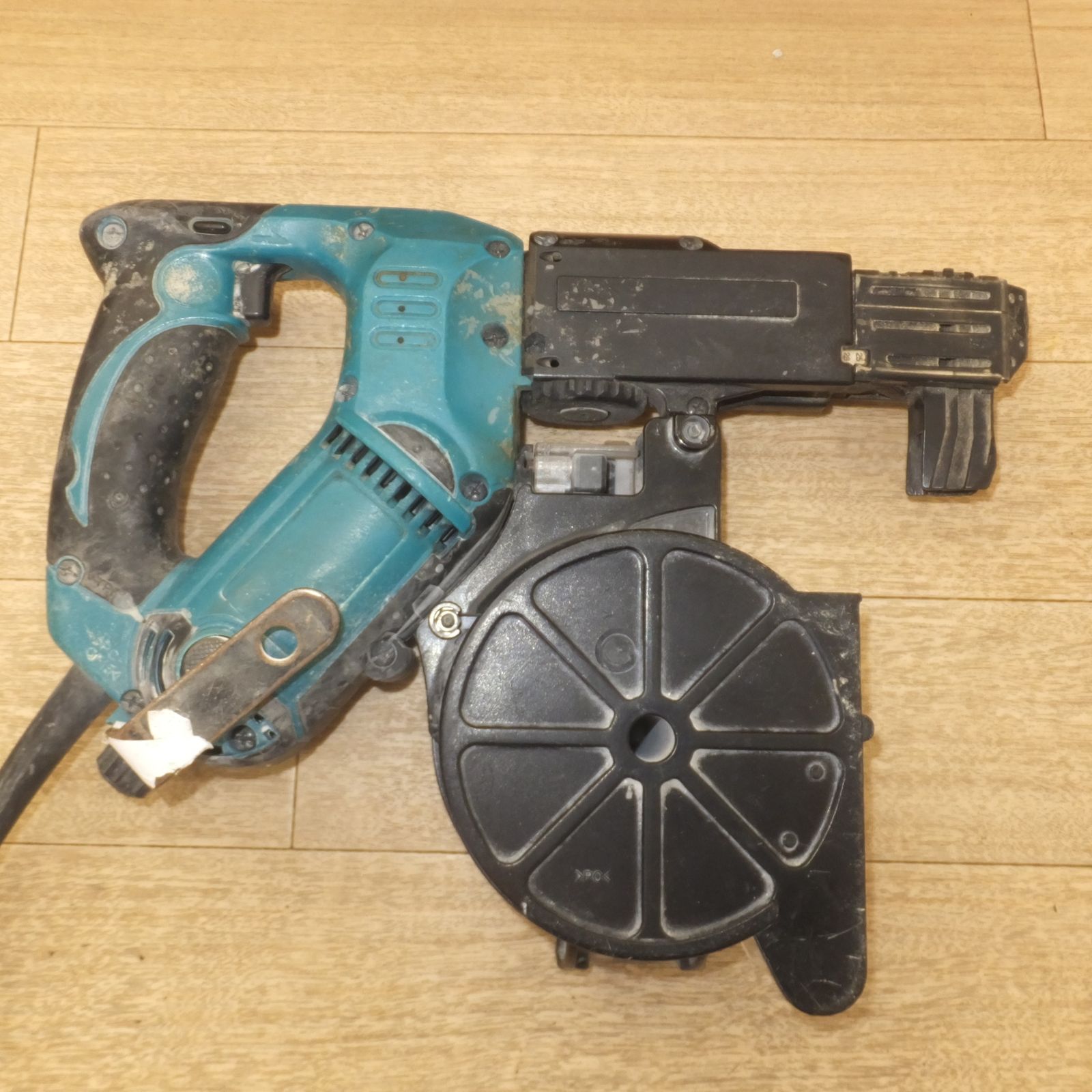 送料無料] 現状品☆マキタ makita オートパックスクリュードライバ 