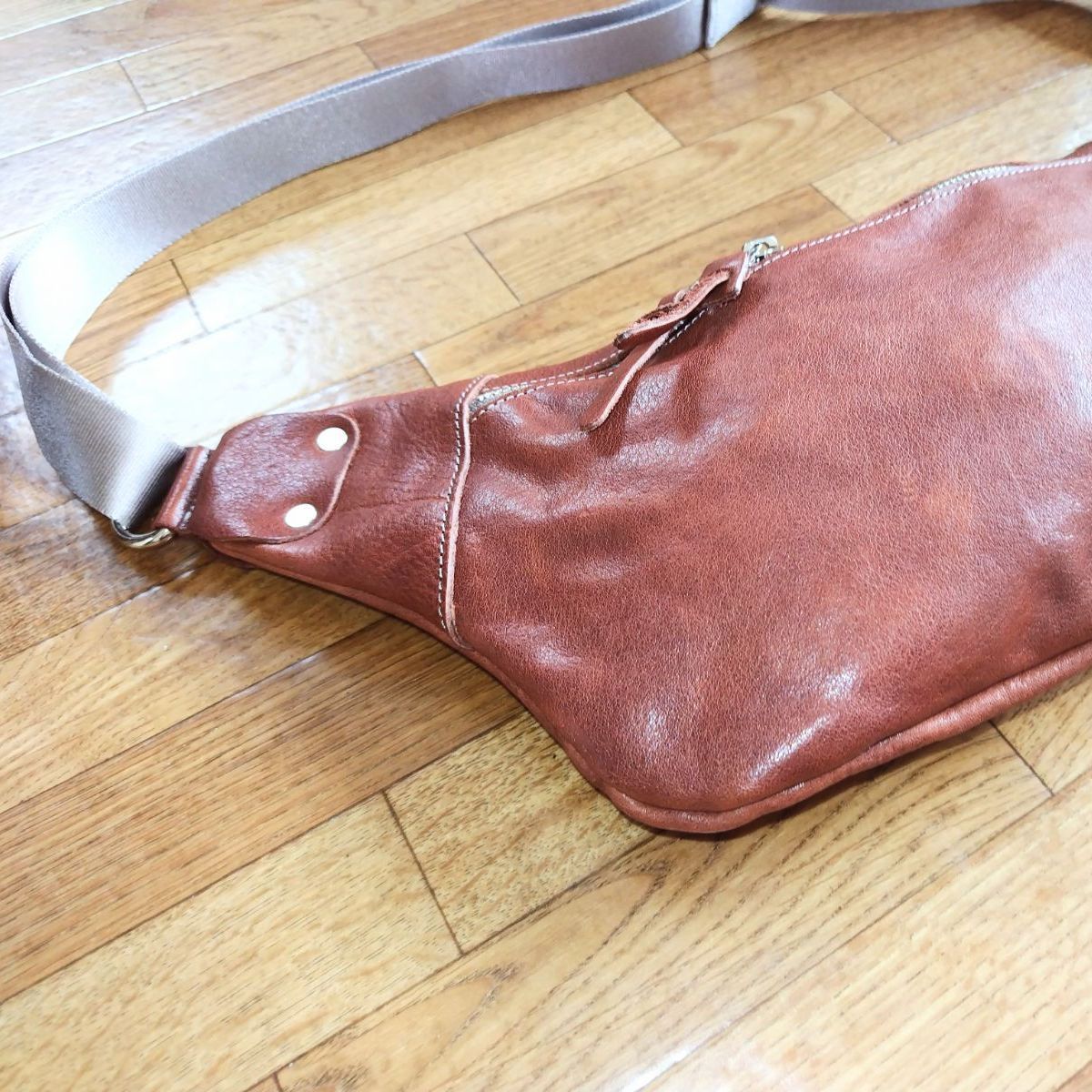 ハンドメイド ボディバッグ ヌメ本革 日本製 クリーマー加工 ブラウン 