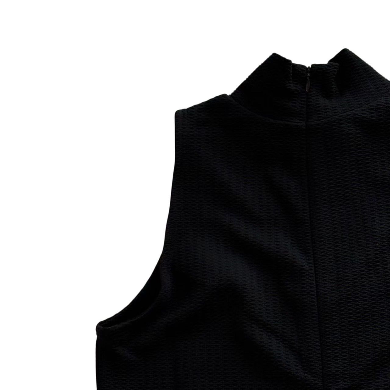 黒 ノースリーブ