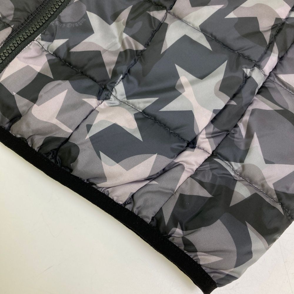 実力 サイズ 3 DANCE WITH DRAGON ダンスウィズドラゴン ロゴワッペン付き ダウンベスト カモフラ 星柄 グレー系 240101493114 ゴルフウェア メンズ ストスト 欲しいモノを一括サーチ。