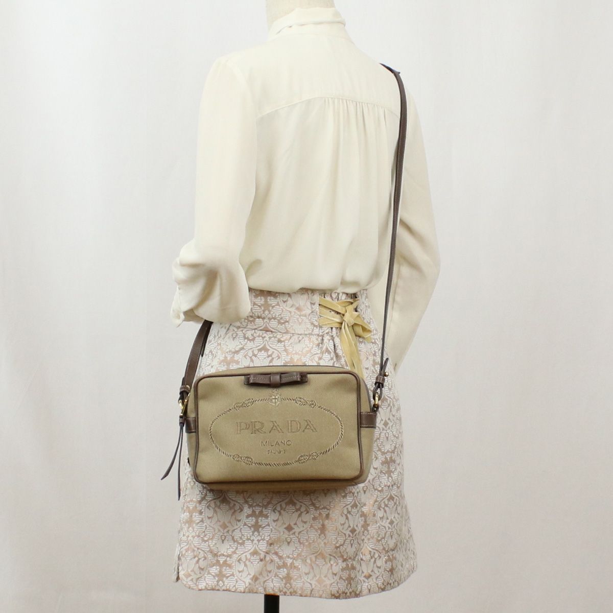 未使用 PRADA ショルダーバッグ 1BH089 NERO 奥ゆかしく 試着 ジャガード
