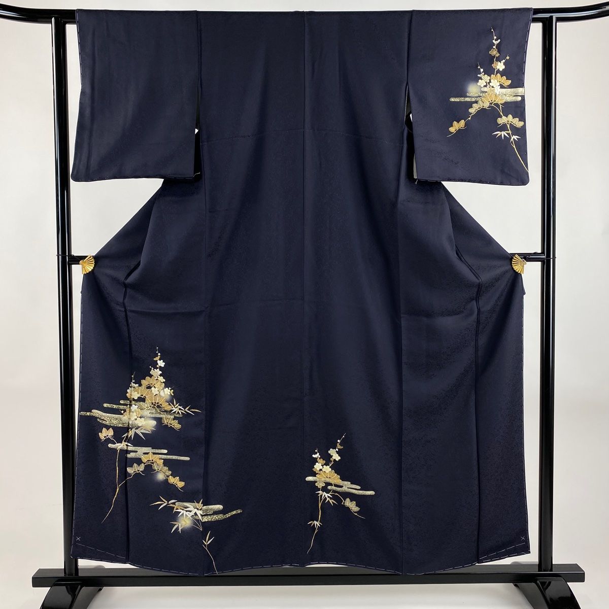 付下げ 身丈157cm 裄丈61cm S 袷 やまと 松竹梅 ヱ霞 刺繍 金銀彩 濃紺 正絹 秀品