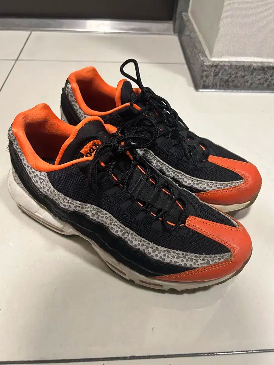 【雷市場（ポンジャン）商品韓国直送】 NIKE(ナイキ) エアマックス 95 270 サイズ