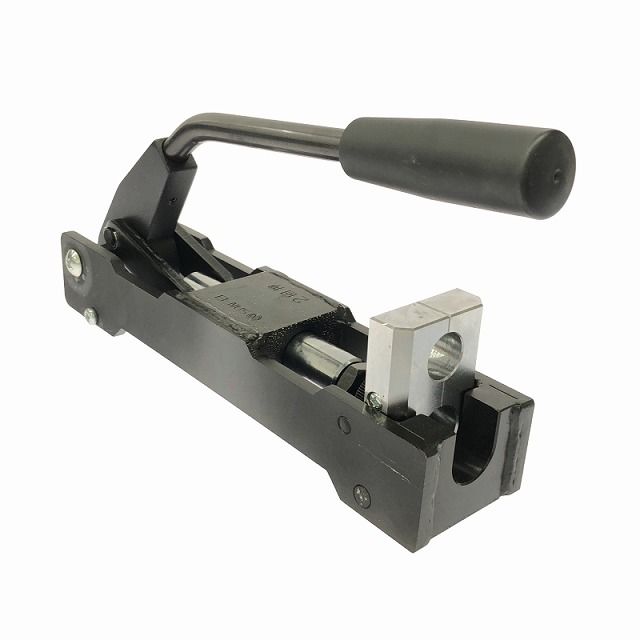 R833 フレキ管ツバ出し機