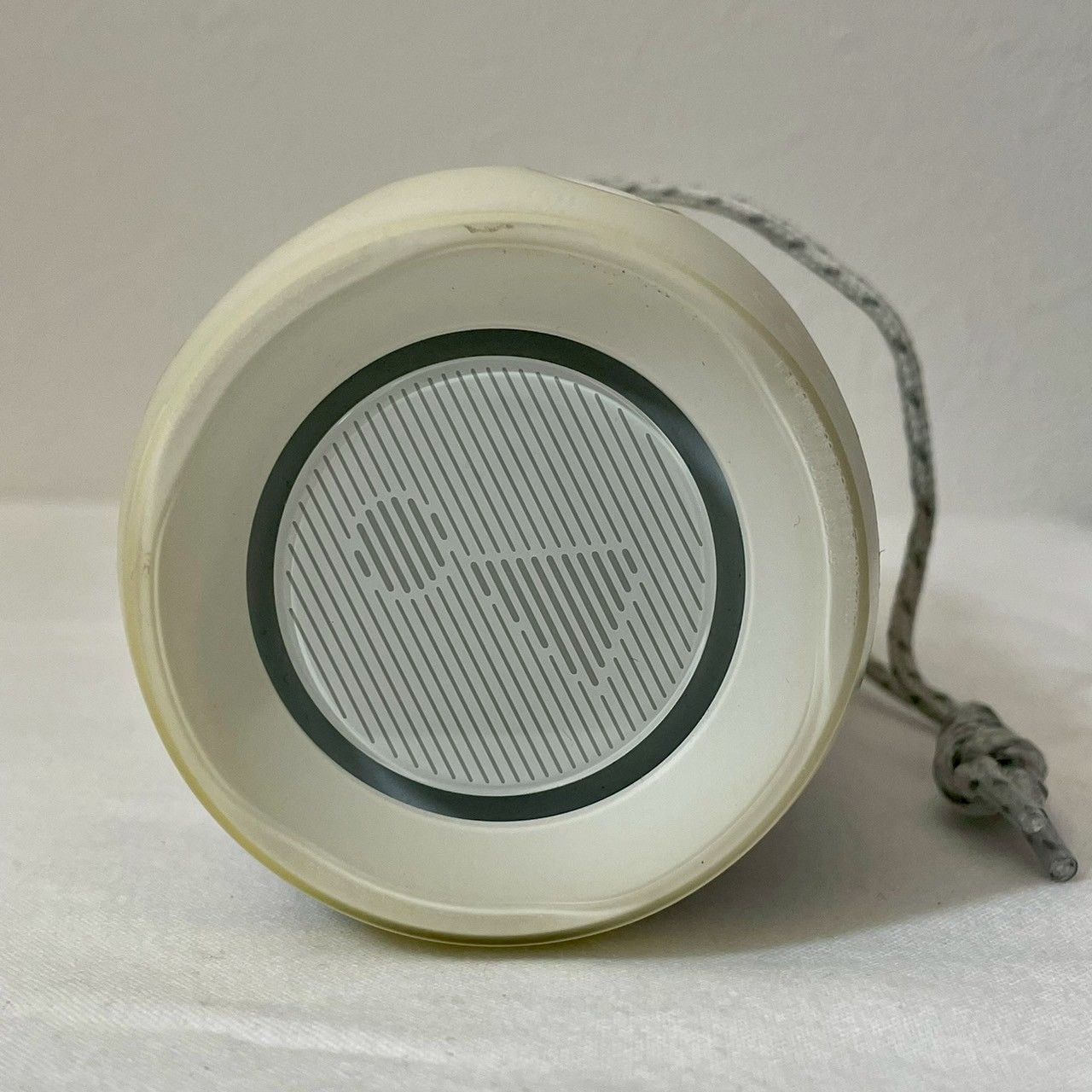 【箱付き】JBL FLIP4 ワイヤレススピーカー　ホワイト JBL Flip 4(フリップ4) : JBL/Bluetoothスピーカー,ワイヤレス