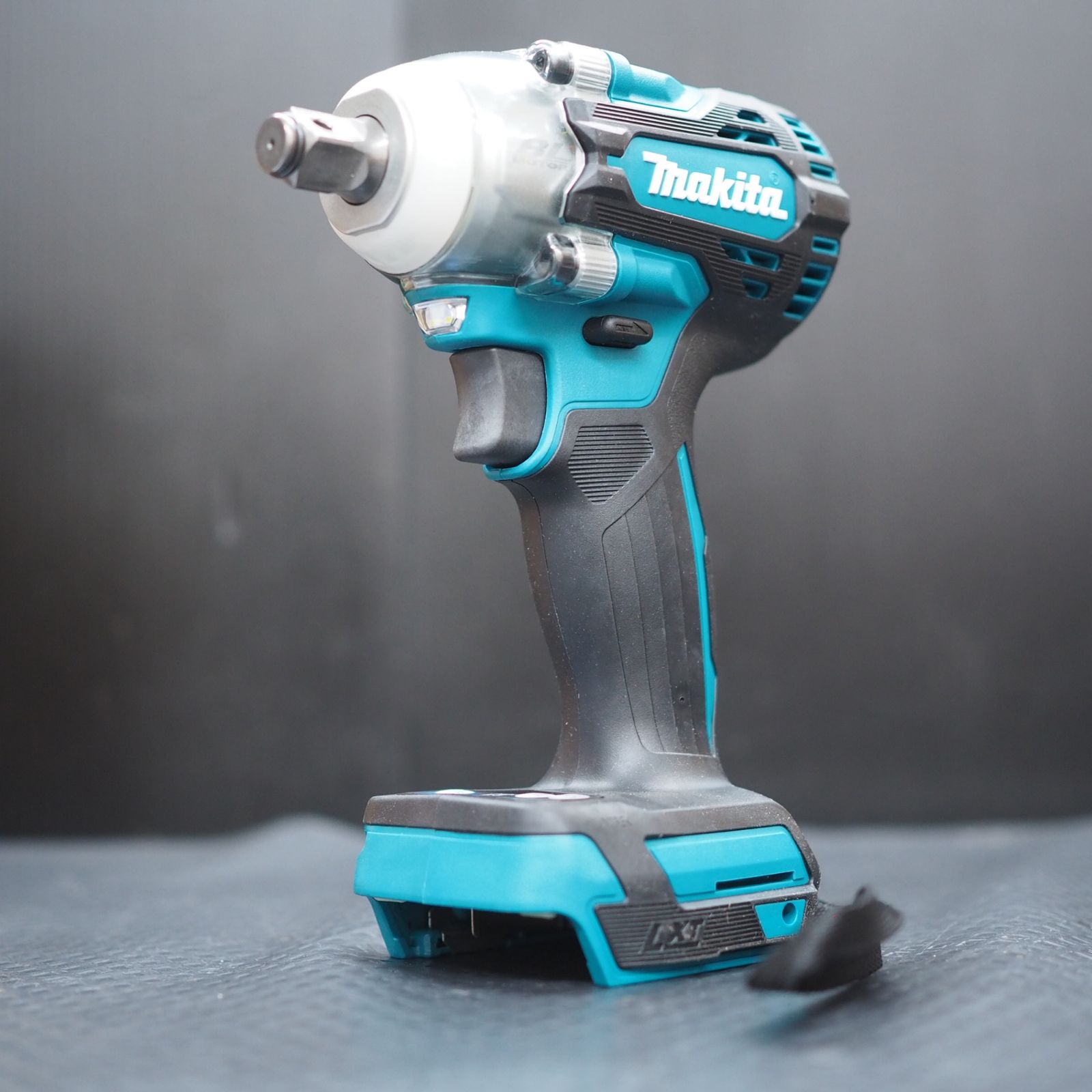 中古品】 マキタ(makita) コードレスインパクトレンチ TW300DZ