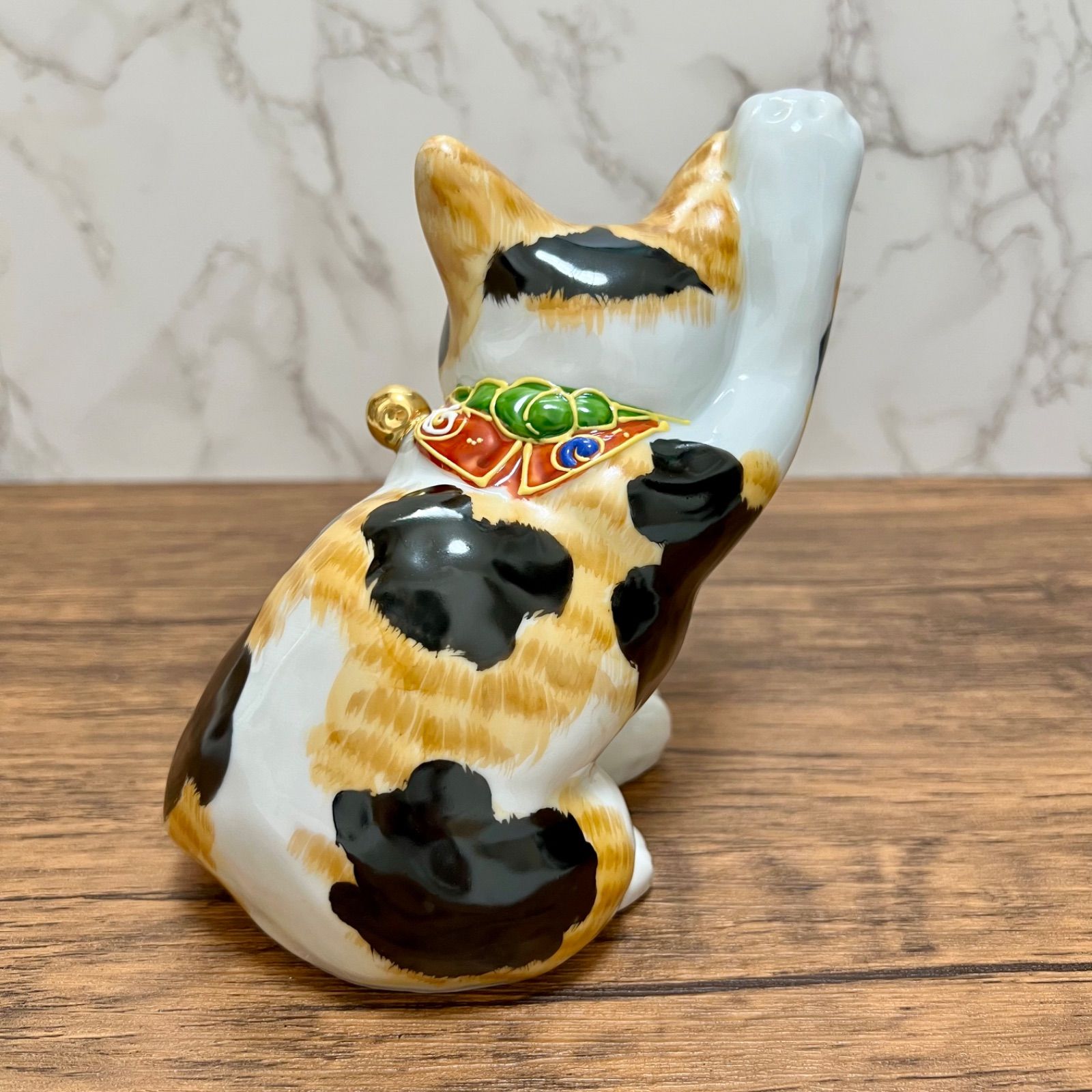 横座り招き猫毛長三毛 5.5号【九谷焼】