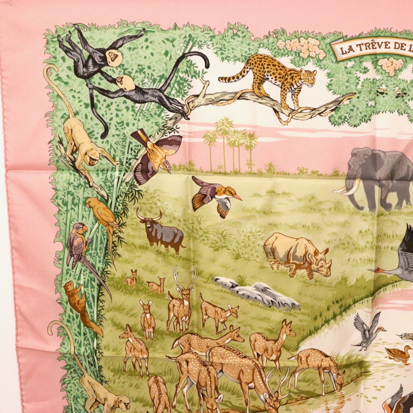 HERMESシルクスカーフ カレ90 動物デザイン【本日お値下げ】 2023年秋冬新作 HERMES エルメス スカーフ カレ90 千と一のウサギ