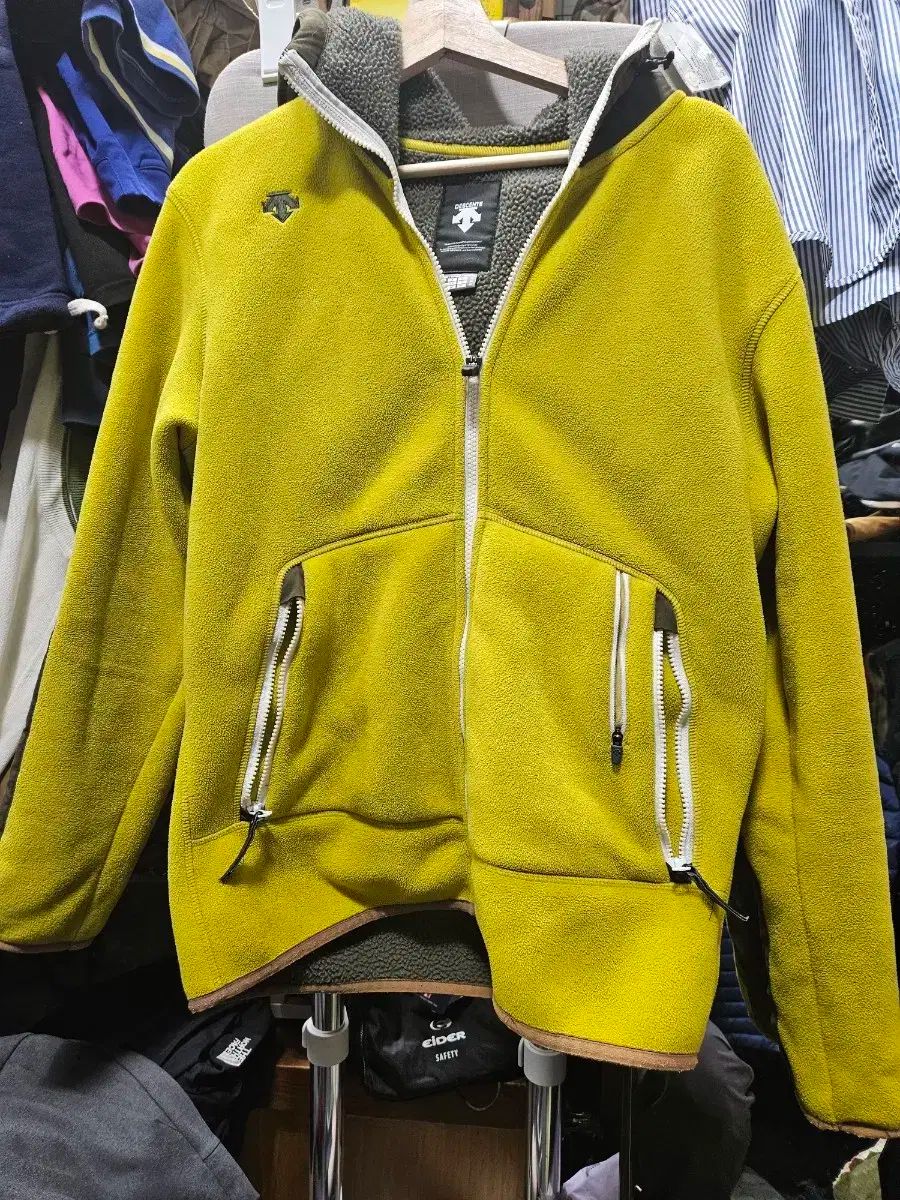 DESCENTE(デサント) フリース ジャケット