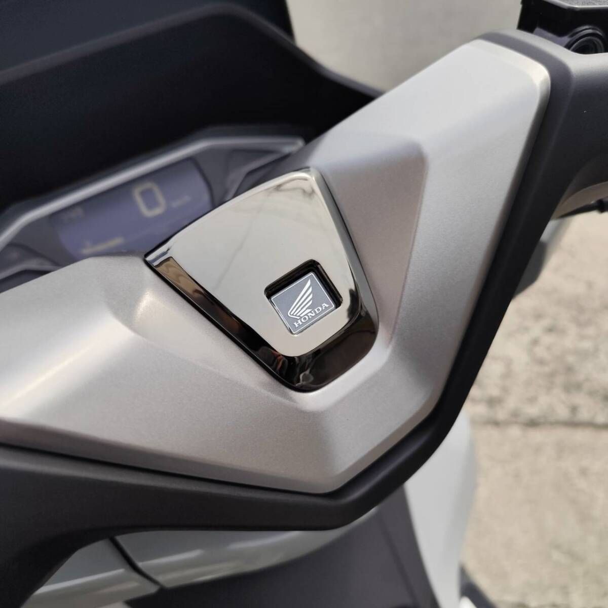 2025年 PCX (JK05/KF47) ahm・ガーニッシュハンドルカバー