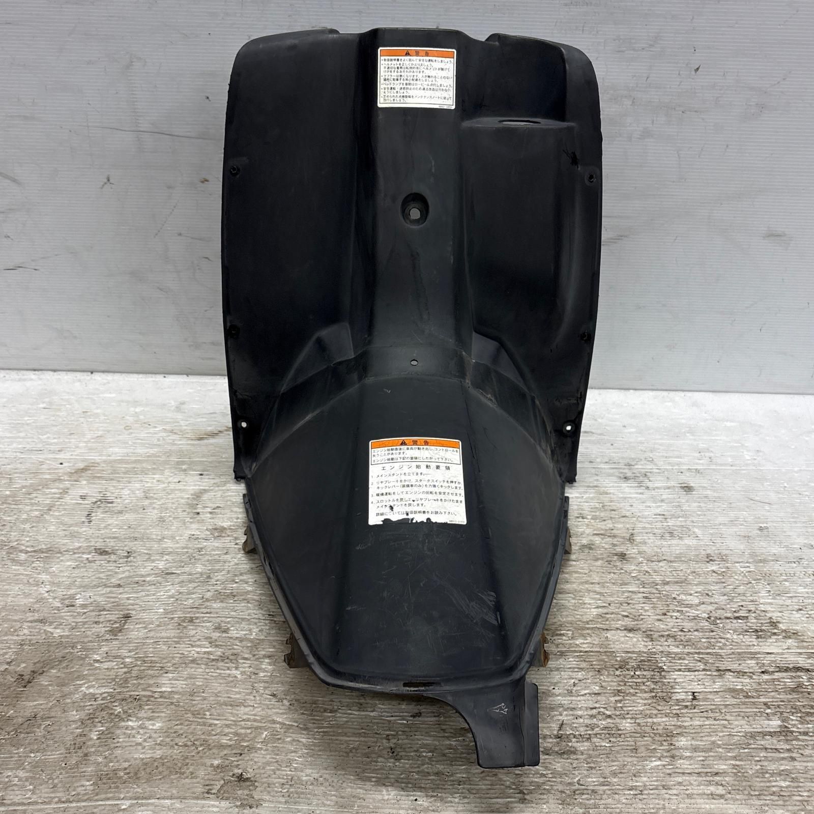 確認用　【実生】 SUZUKI アドレスV100 CE13A オイルタンクカバー スズキ SUZUKI