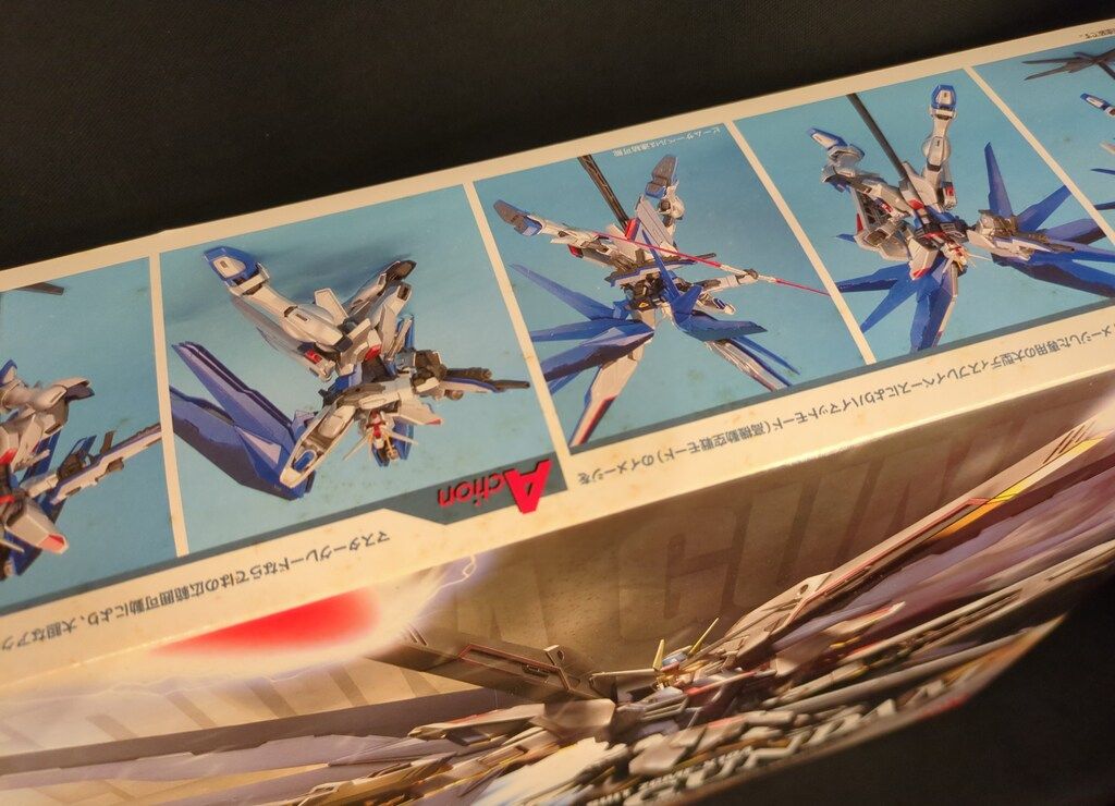 バンダイ MG 1/100 機動戦士ガンダムSEED DESTINY フリーダムガンダム