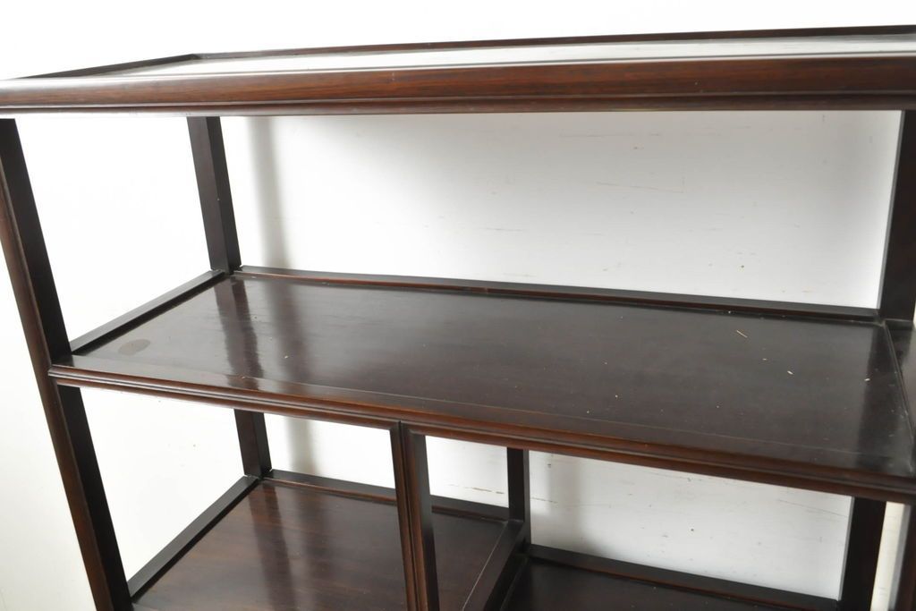 【高級材・花梨（カリン）製】 美しい彫刻が施された和風茶棚・飾り棚 ☆事前問合せ必須☆ 飾り棚 和製アンティーク 花梨 カリン材 彫刻 戸棚