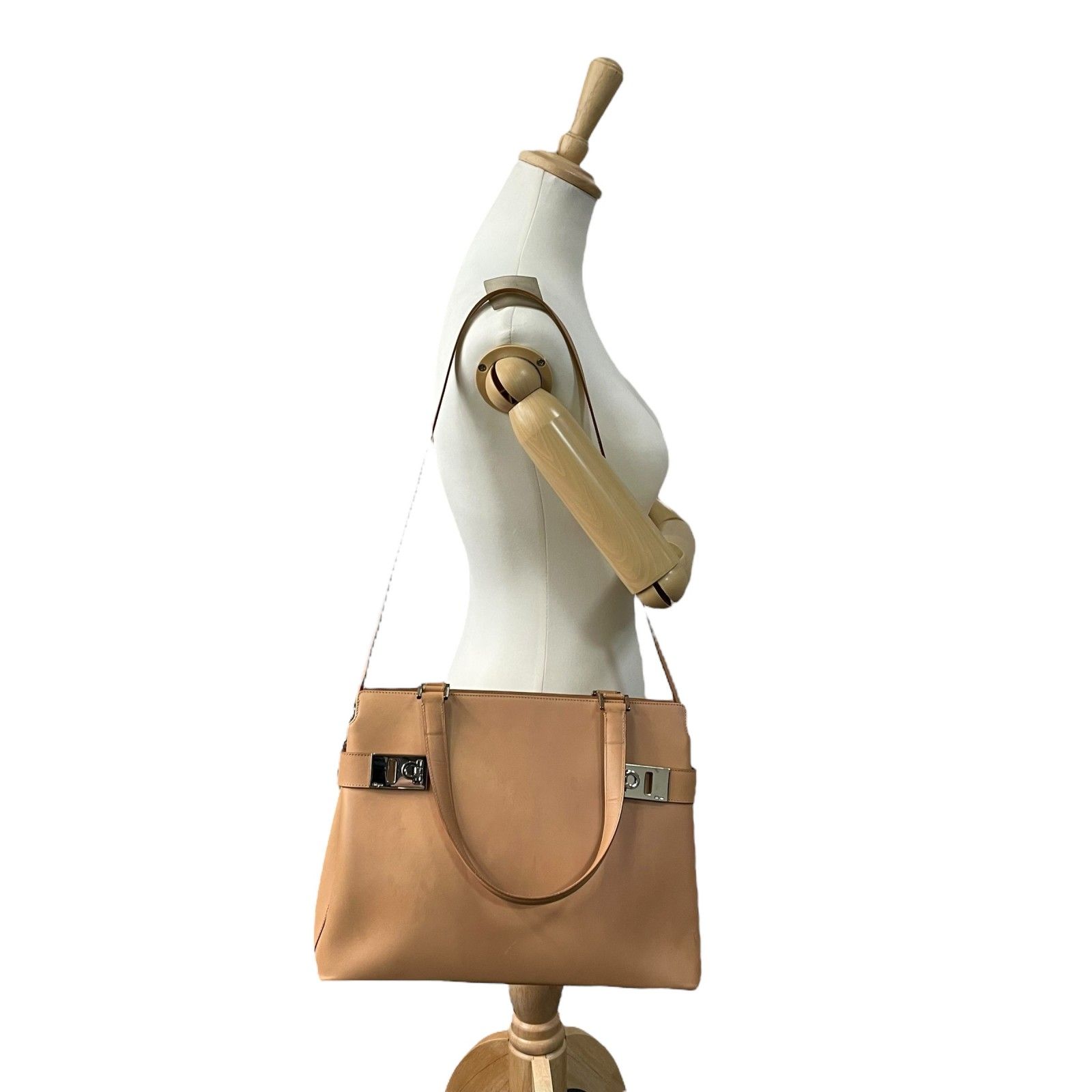 Salvatore Ferragamo フェラガモ ガンチーニ 2WAY ハンドバッグ