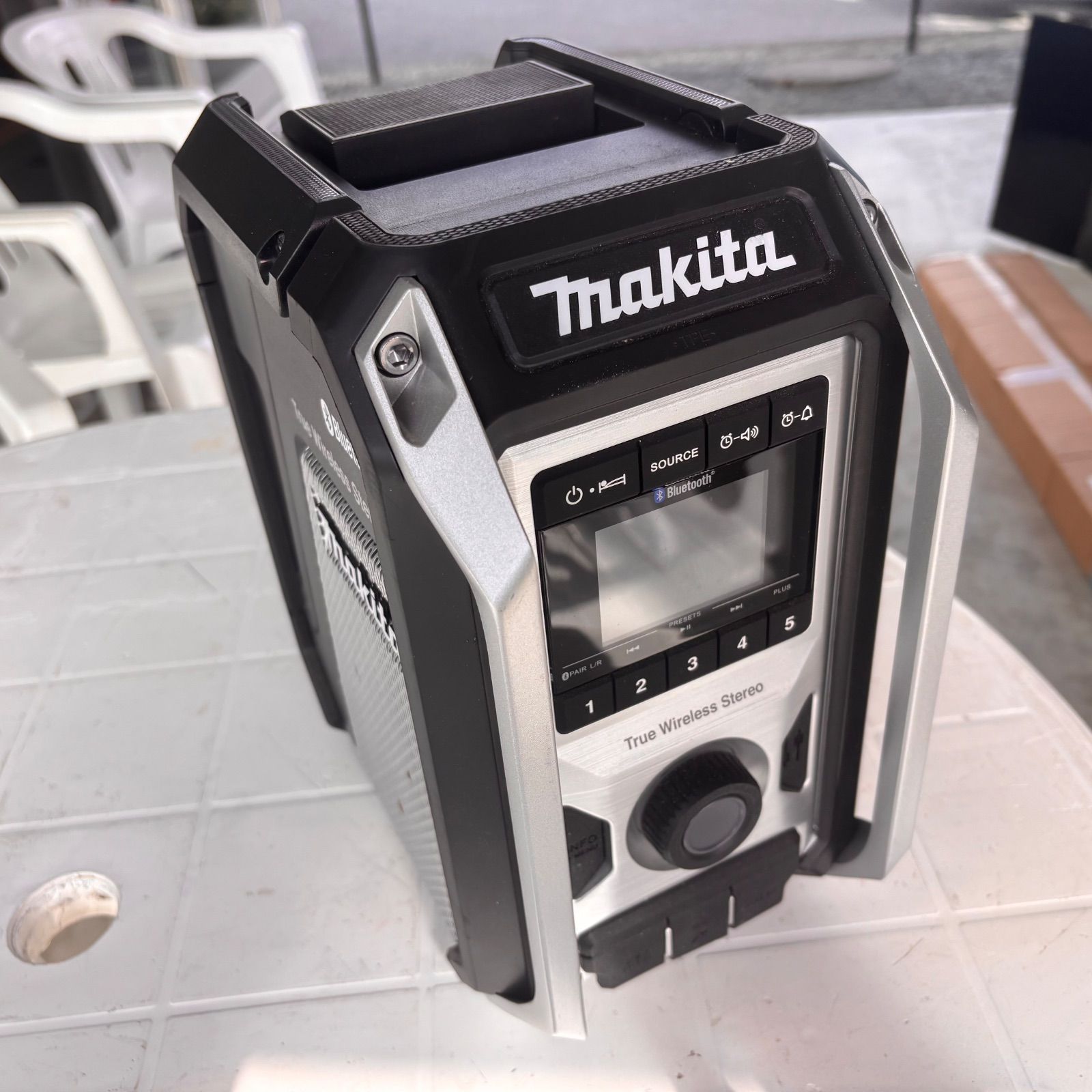 リユース マキタ 充電式ラジオ MR108B