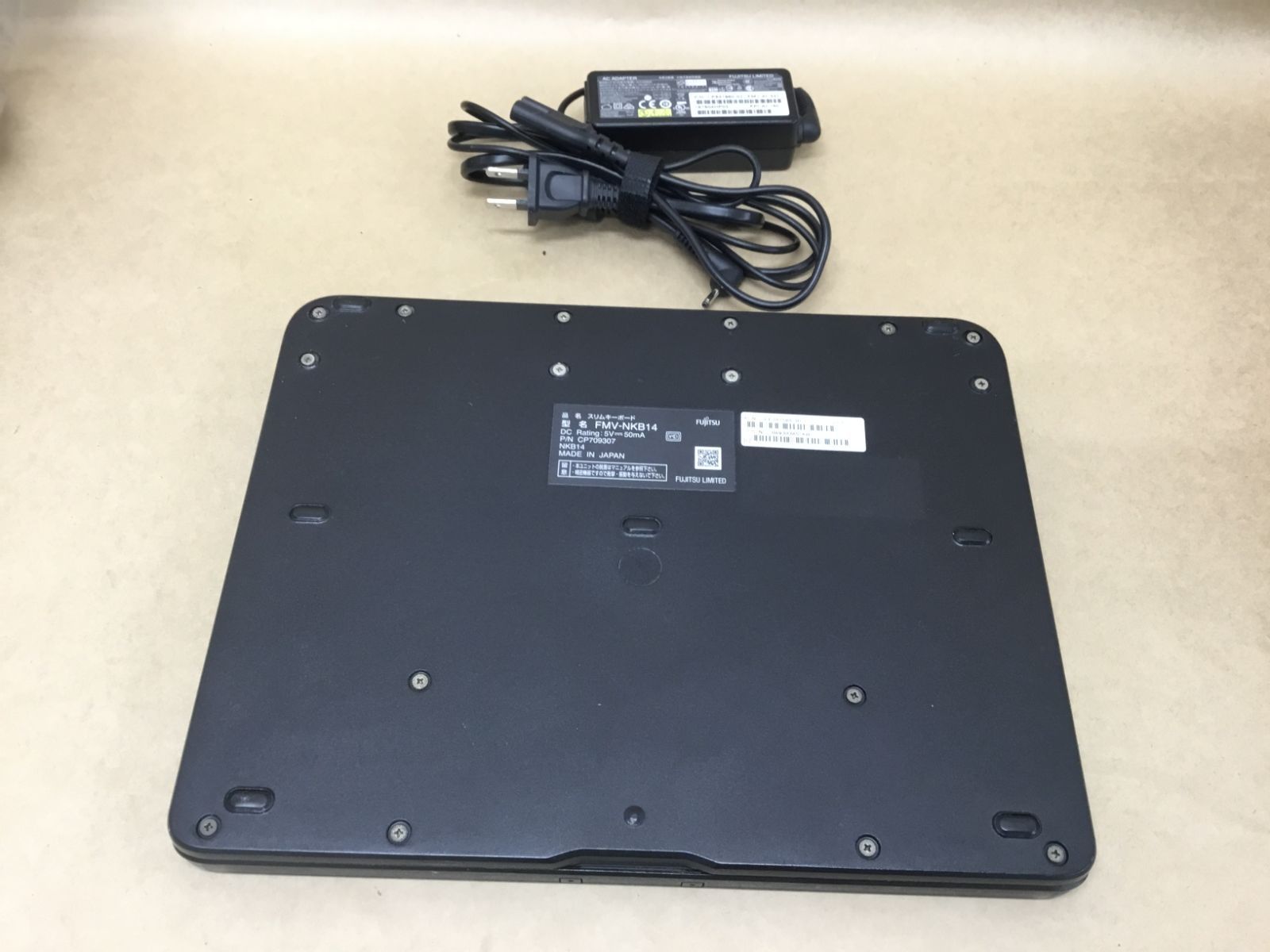 富士通 タブレット ARROWS Tab Q506/NE ATOM(Z8550)-1.44GHZ 4GB