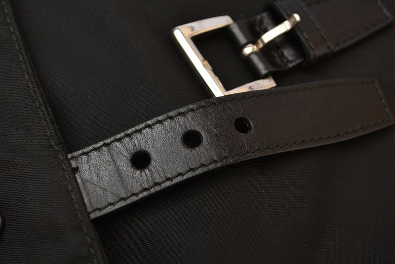 クロスボディバッグ