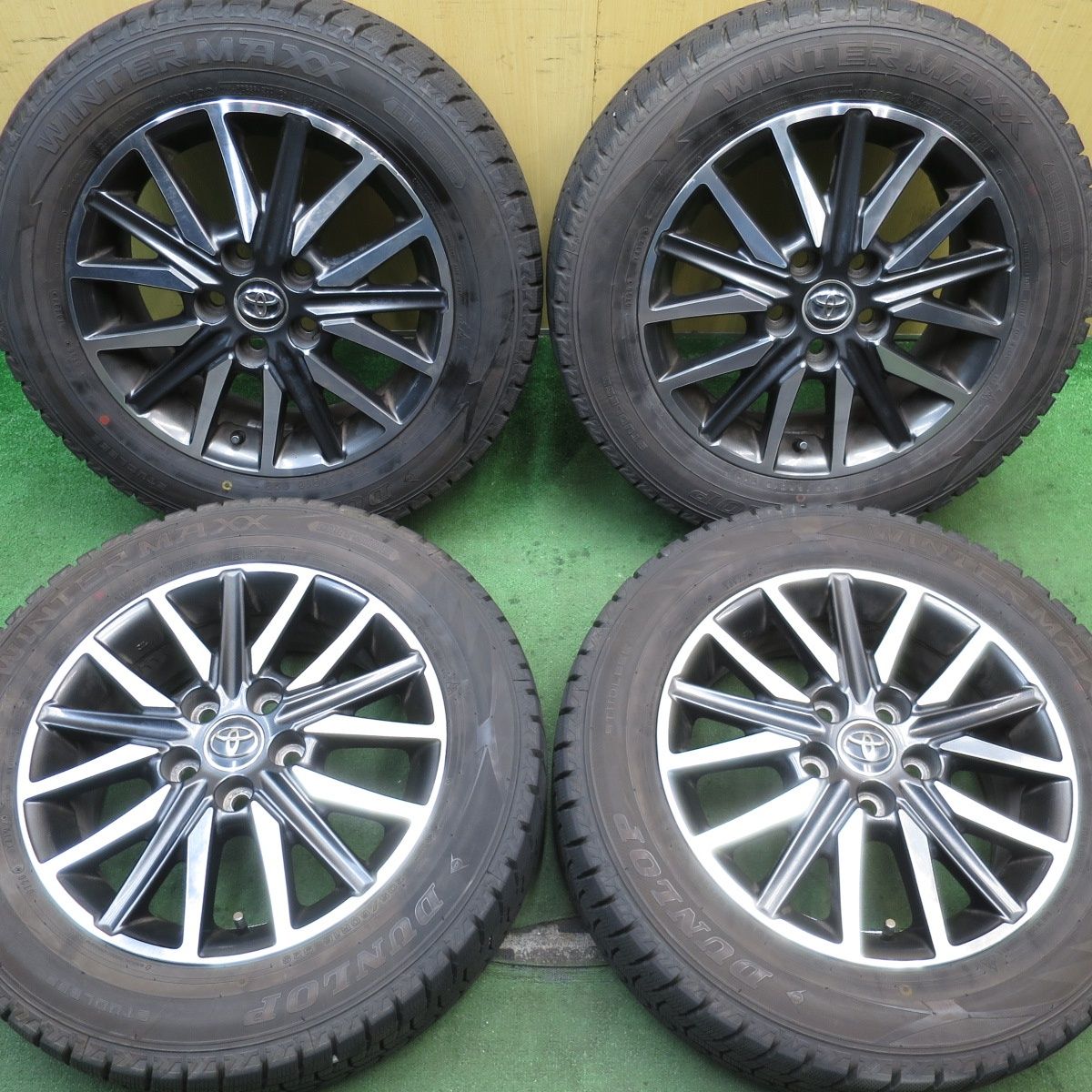 送料込み☆バリ溝ヨコハマスタッドレス☆205/60R16 ノア ヴォクシー 送料込み☆バリ溝ヨコハマスタッドレス☆205/60R16 ノア ヴォクシー