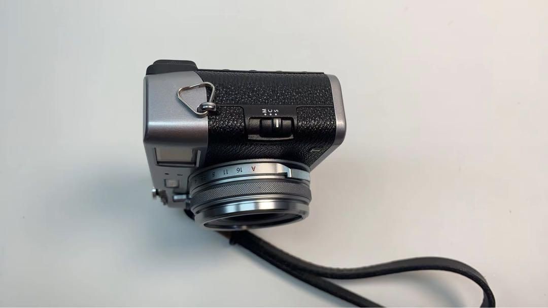 Fujifilm X100T コンパクトデジタルカメラ シルバー ¥97,300 (税