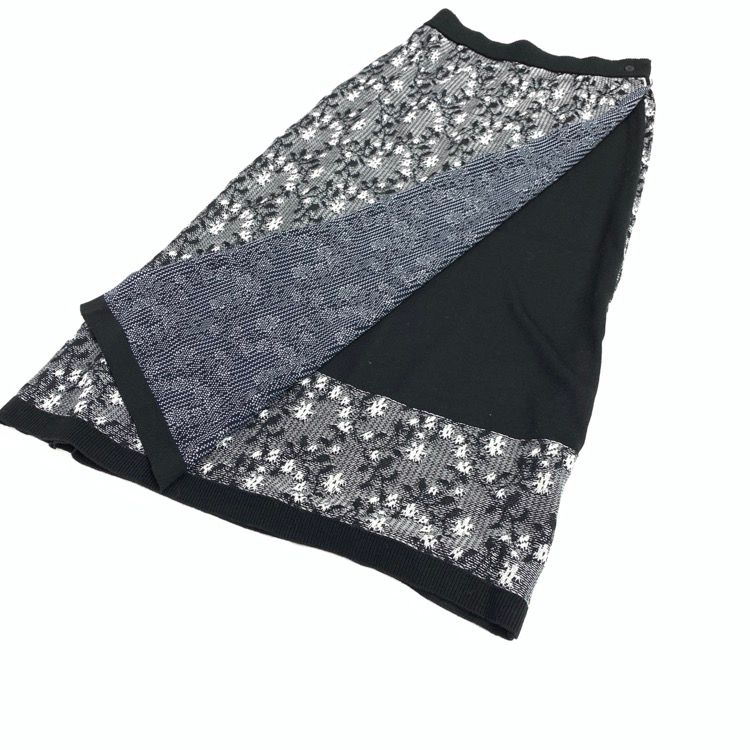 未使用品 YUKI SHIMANE ユキシマネ Flower Sparkle knit wrap skirt ニット巻きスカート ラップ ブラック F  - メルカリ