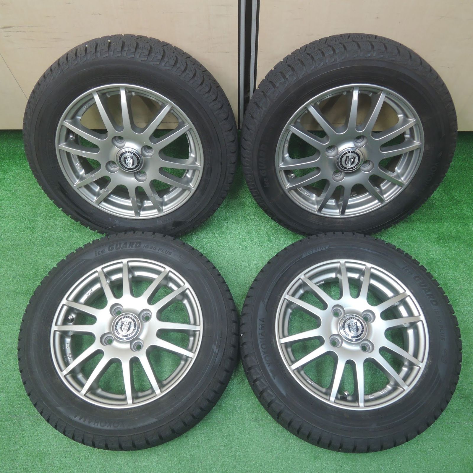 送料無料] バリ溝！キレイ！9.5分☆スタッドレス 155/65R13