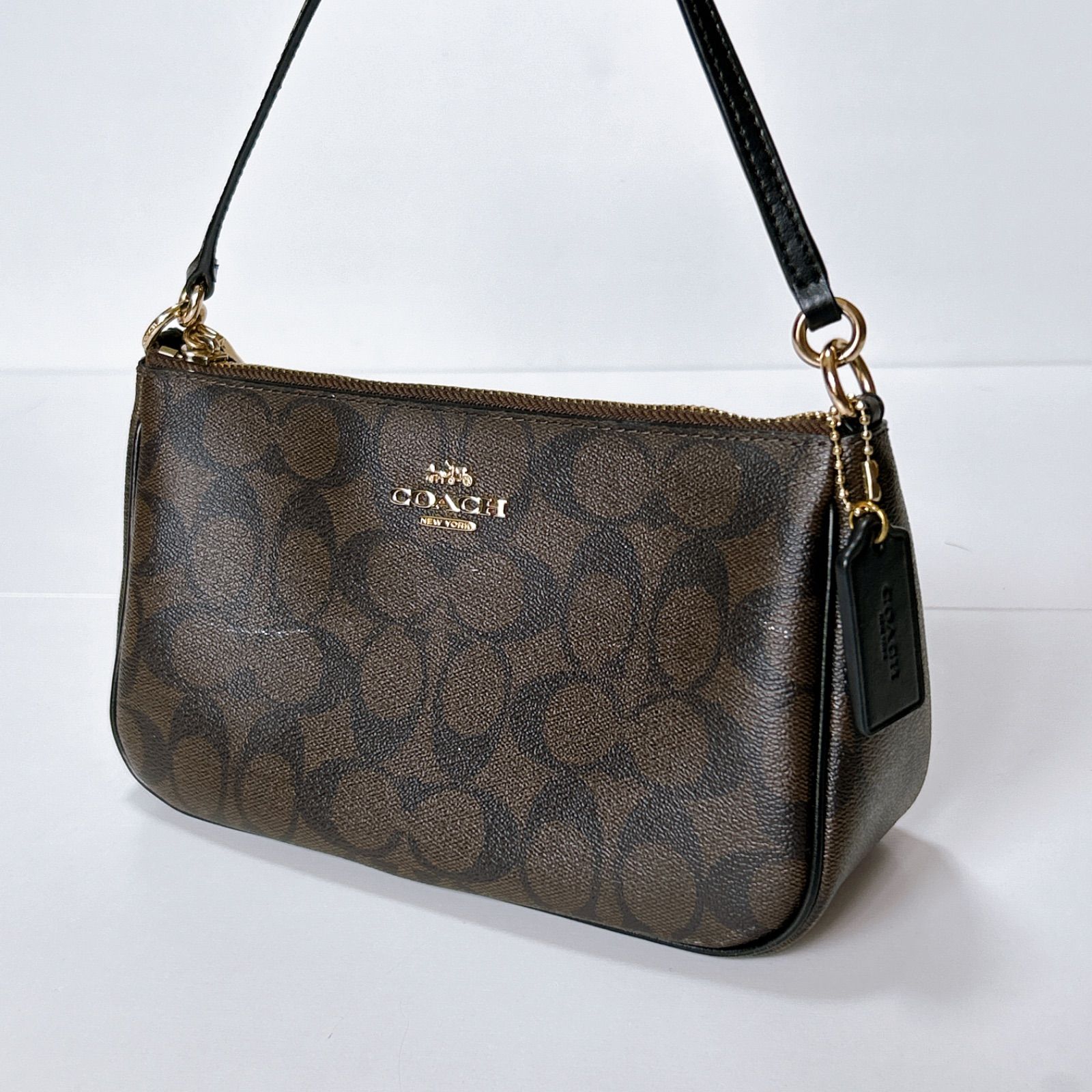 美品✨　コーチ　アクセサリーポーチ　ショルダーバッグ　シグネチャー　チャーム付 美品】 COACH コーチ ショルダーバック アクセサリーポーチ