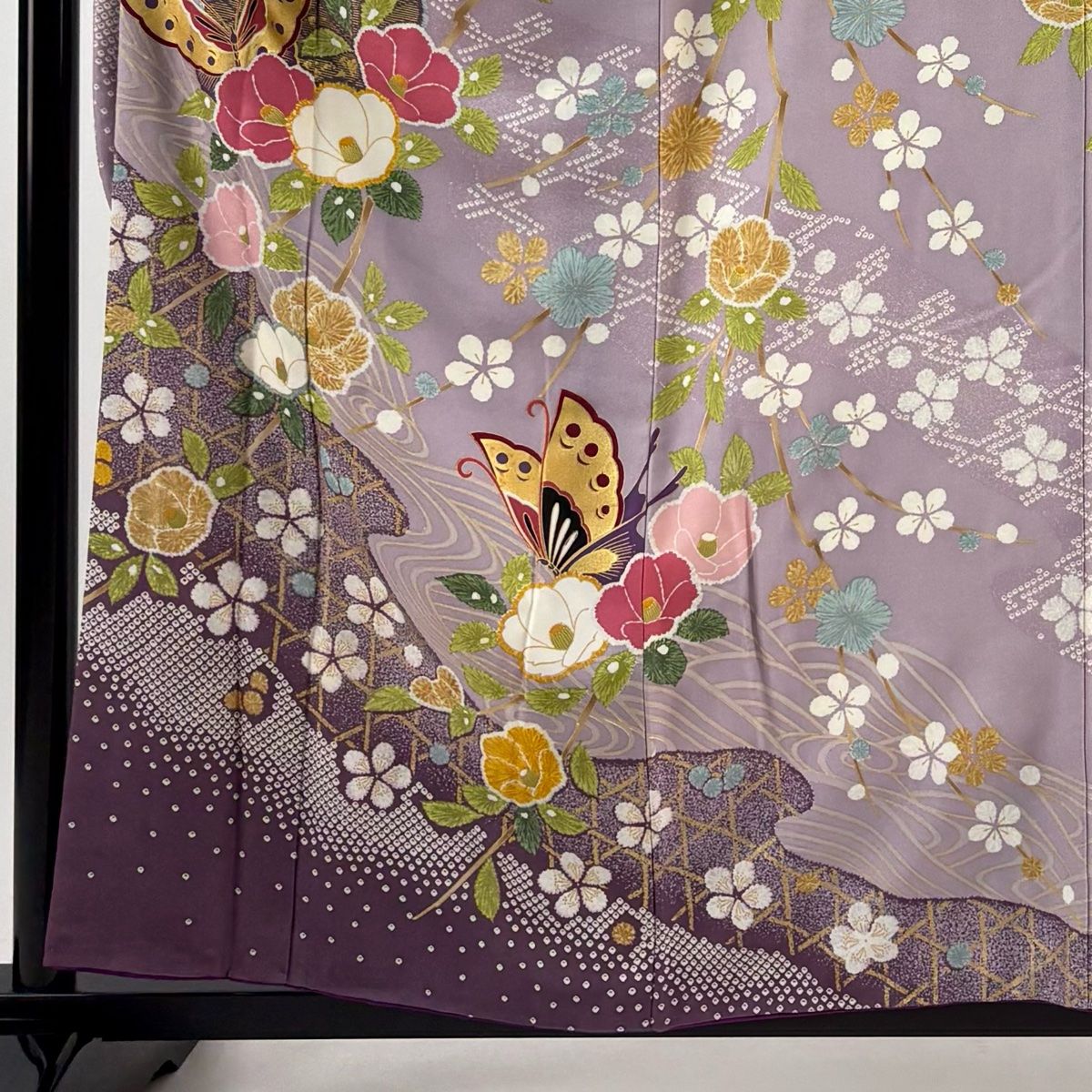 振袖 身丈158.5cm 裄丈63.5cm S 袷 蝶 椿 金彩 薄紫 正絹 名品