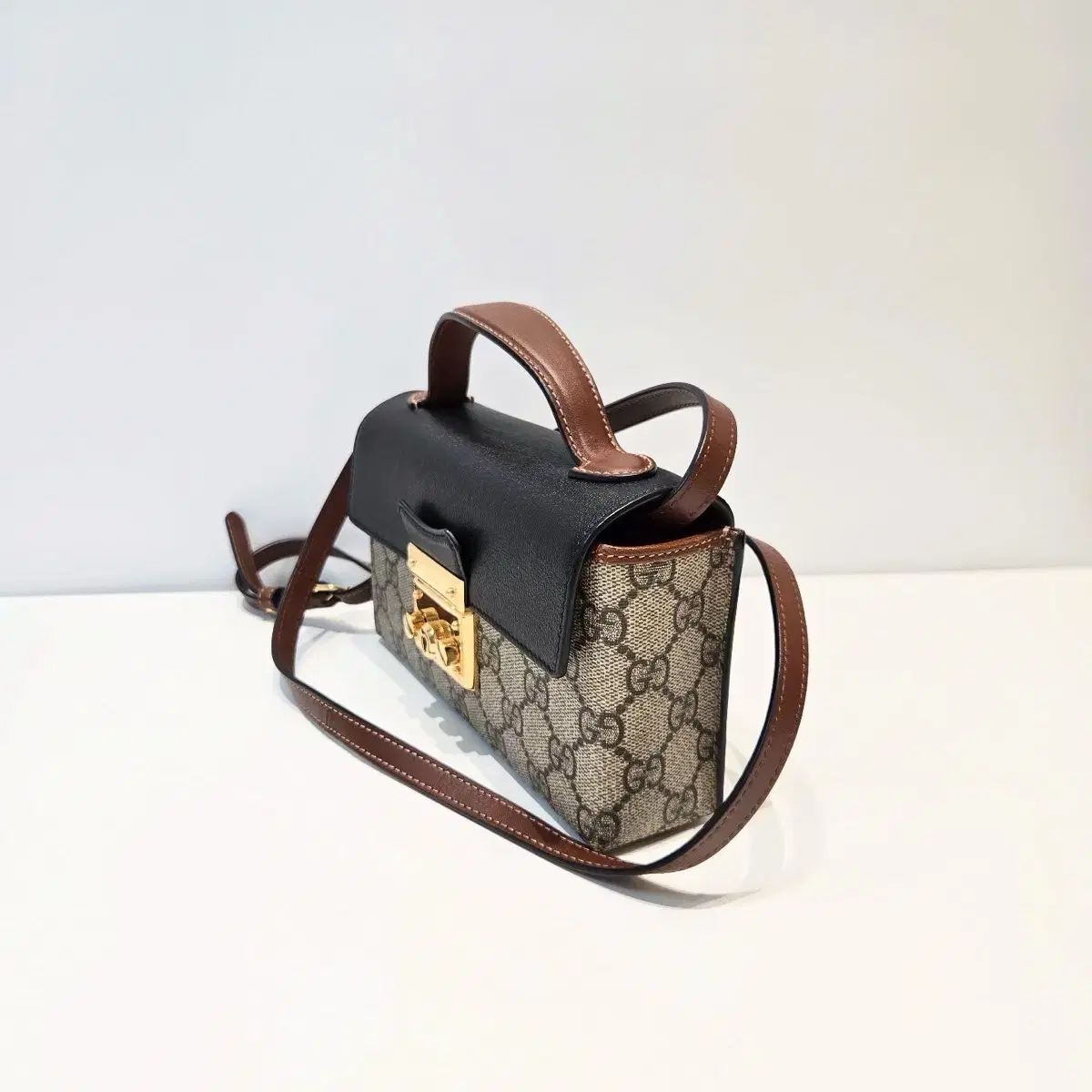 GUCCI グッチ