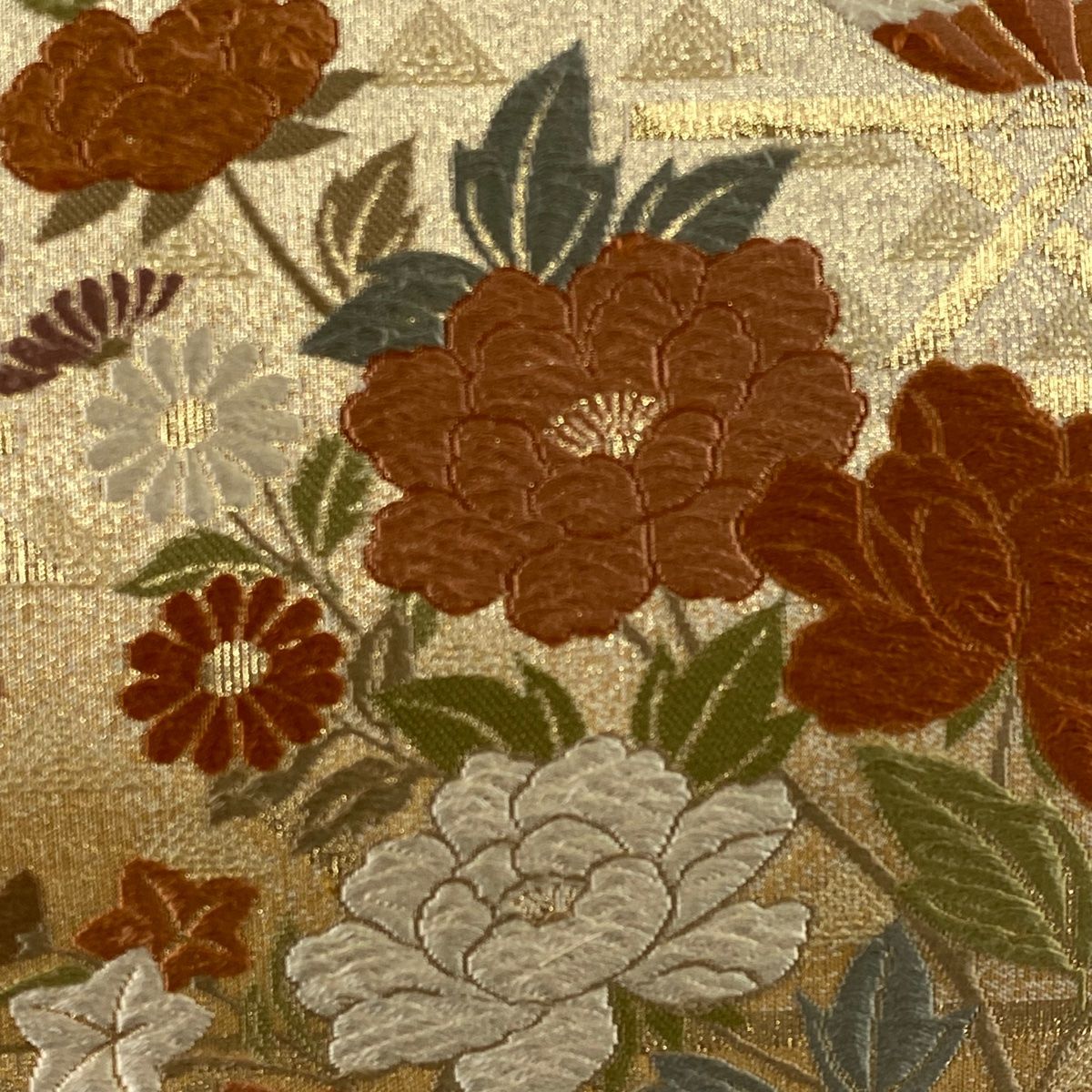 A26 美品　袋帯　綴れ　花草 袋帯 秀品 草花 蝶 刺繍 箔 金色 六通 正絹 【中古】 - メルカリ