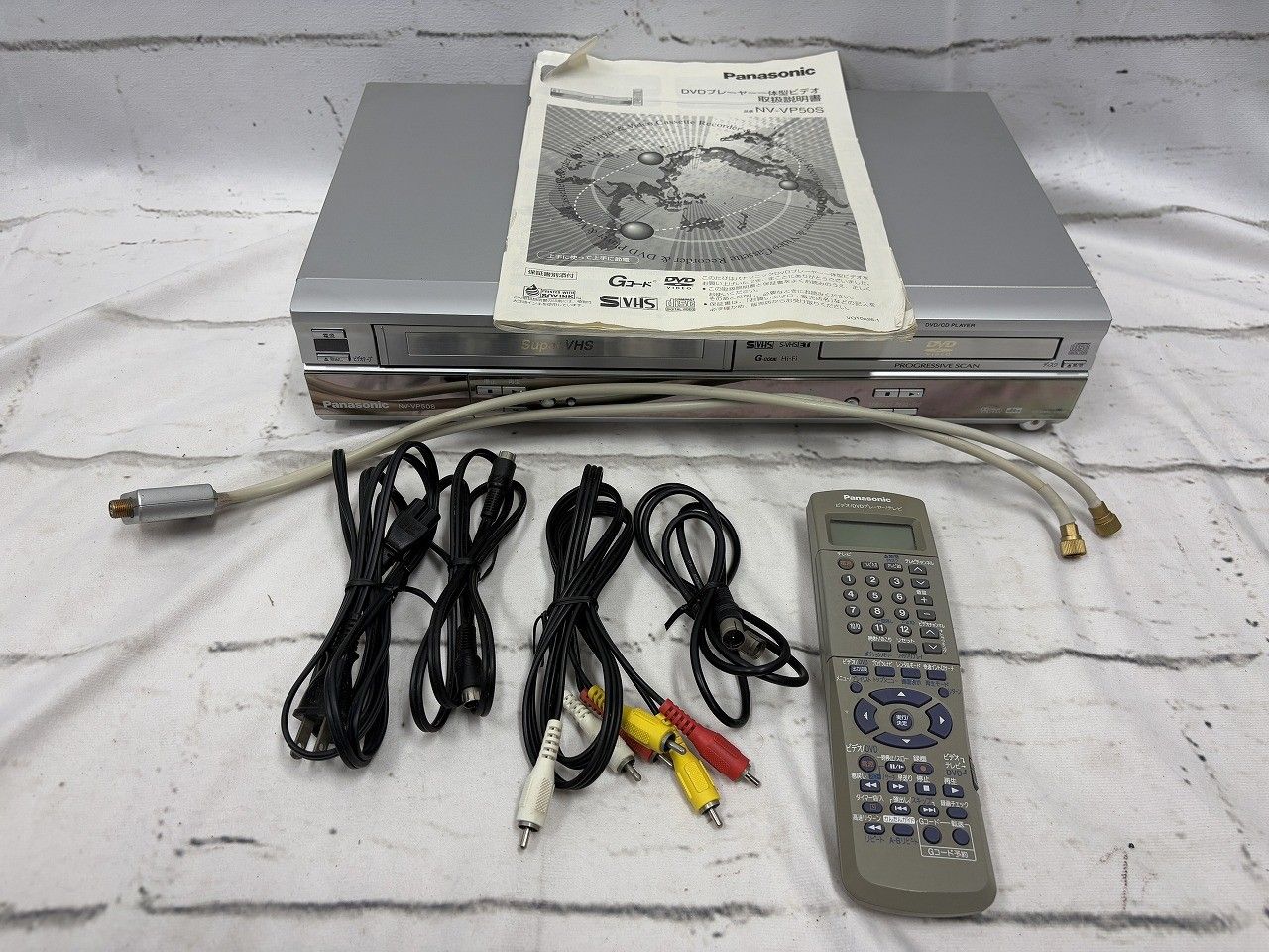 状態良好 Panasonic パナソニック DVDプレーヤー一体型ビデオ NV-VP50S