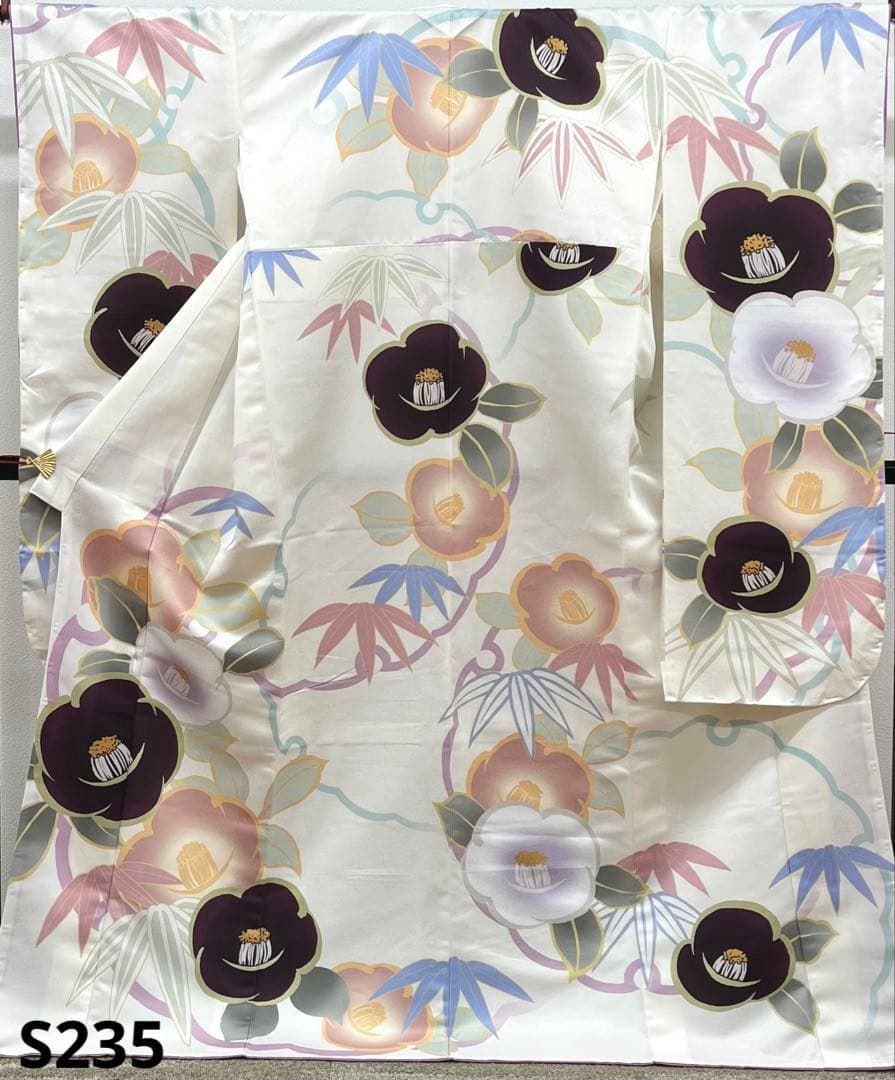 ポリエステル 振袖 大輪 椿 笹 雪輪文様 紋意匠 ぼかし八掛 躾糸付き 振袖