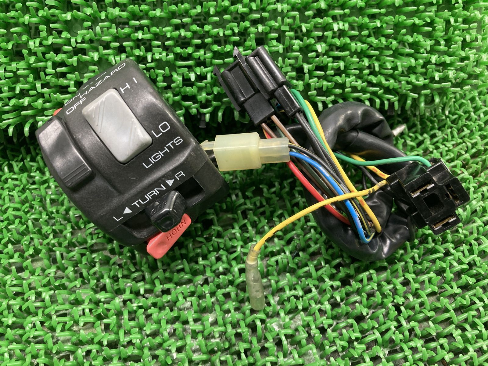 なかなか DriveLife 灰皿 車 LED搭載 車載LED付き灰皿 自動点灯 蓋付き 灰