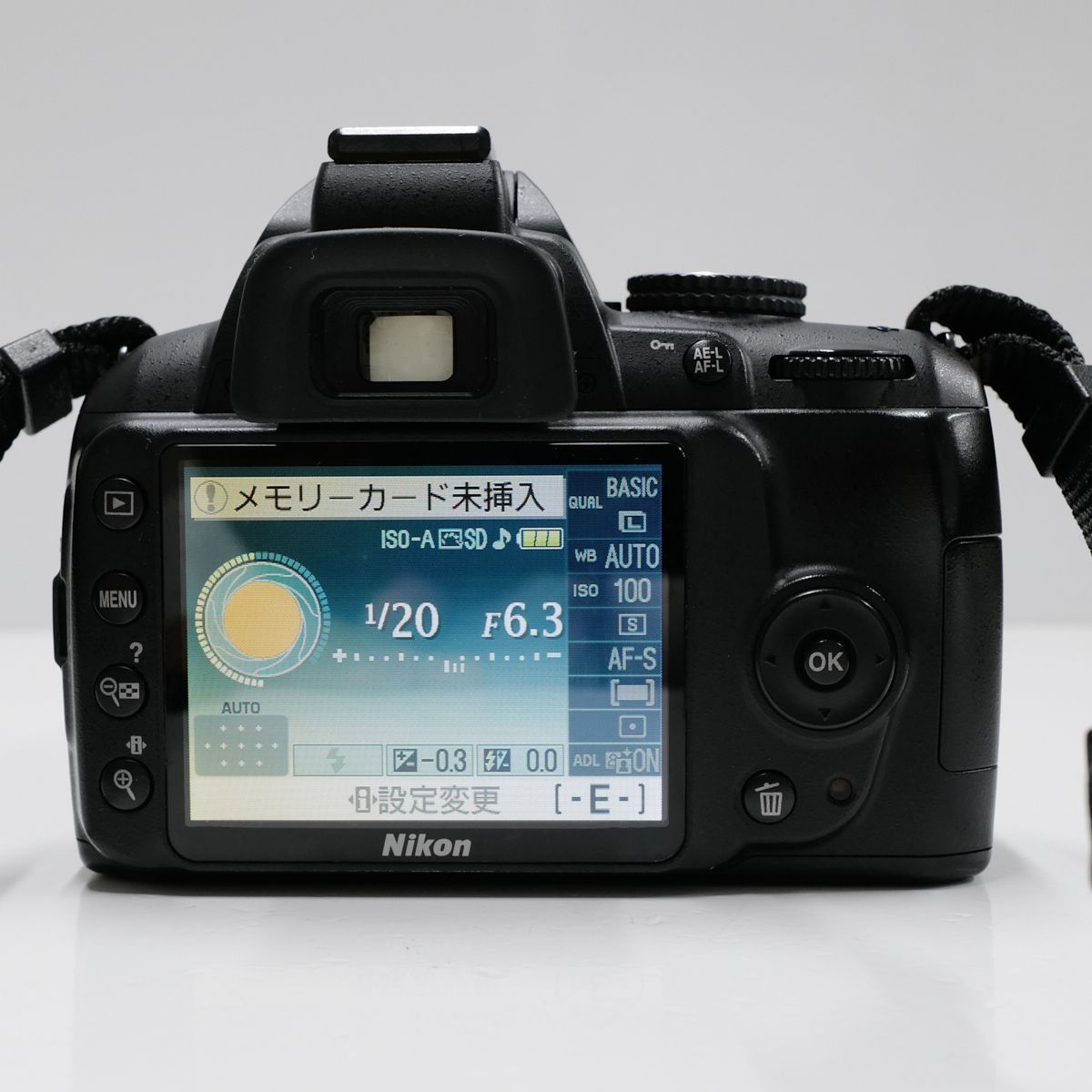 Nikon D3000 ＋ AF-S DX NIKKOR 18-55mm f/3.5-5.6G VR USED超美品 