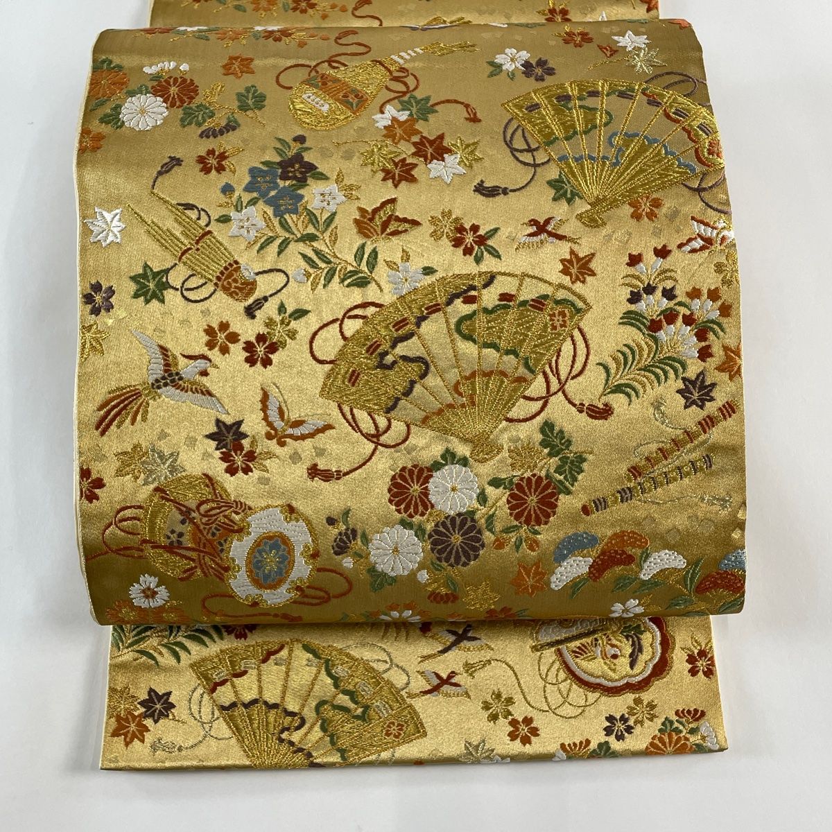 ゴールド色の額縁★薔薇柄★中古 袋帯 秀品 扇 花鳥 金糸 箔 金色 六通 正絹 【中古】 - メルカリ