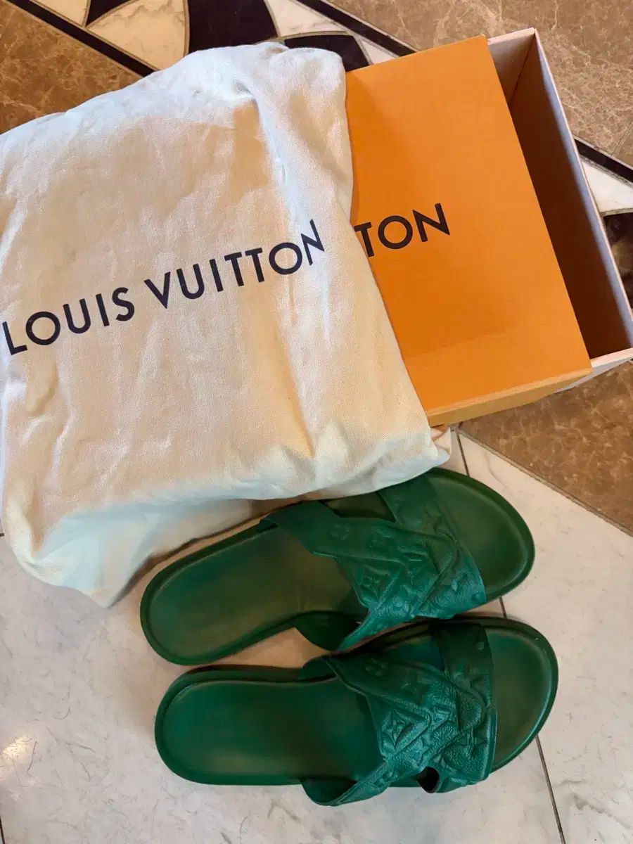 【爽やかな色合いが涼しげ☆】 ルイヴィトン オアシス ミュール louis-vuitton-lv-oasis-mule--