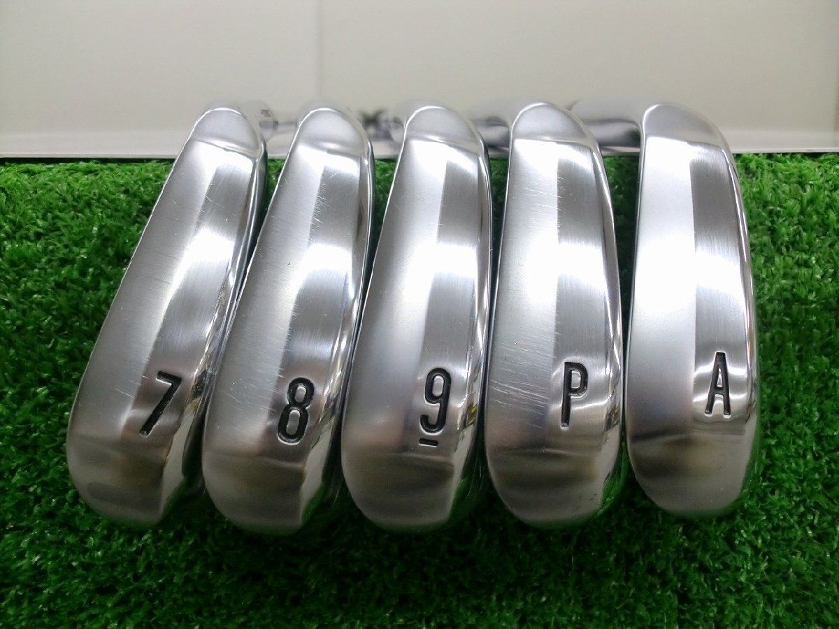 未使用品　スリクソンZXi5 5本 6i〜PW D/G 95 S200 ZX（スリクソン） SRIXON ZXi5 アイアン5本セット(6I-PW) 右用