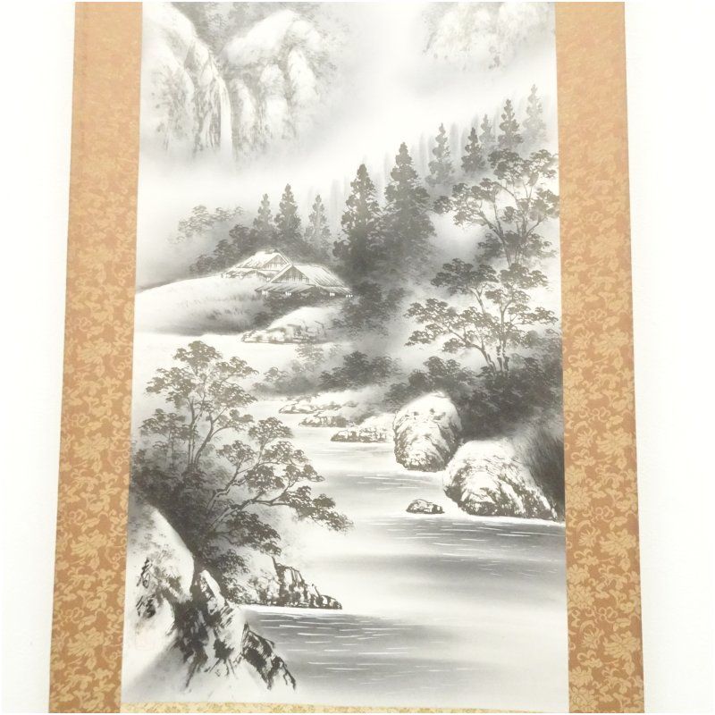 春径筆 水墨山水 肉筆絹本掛軸（保護箱）掛け軸 床の間 書