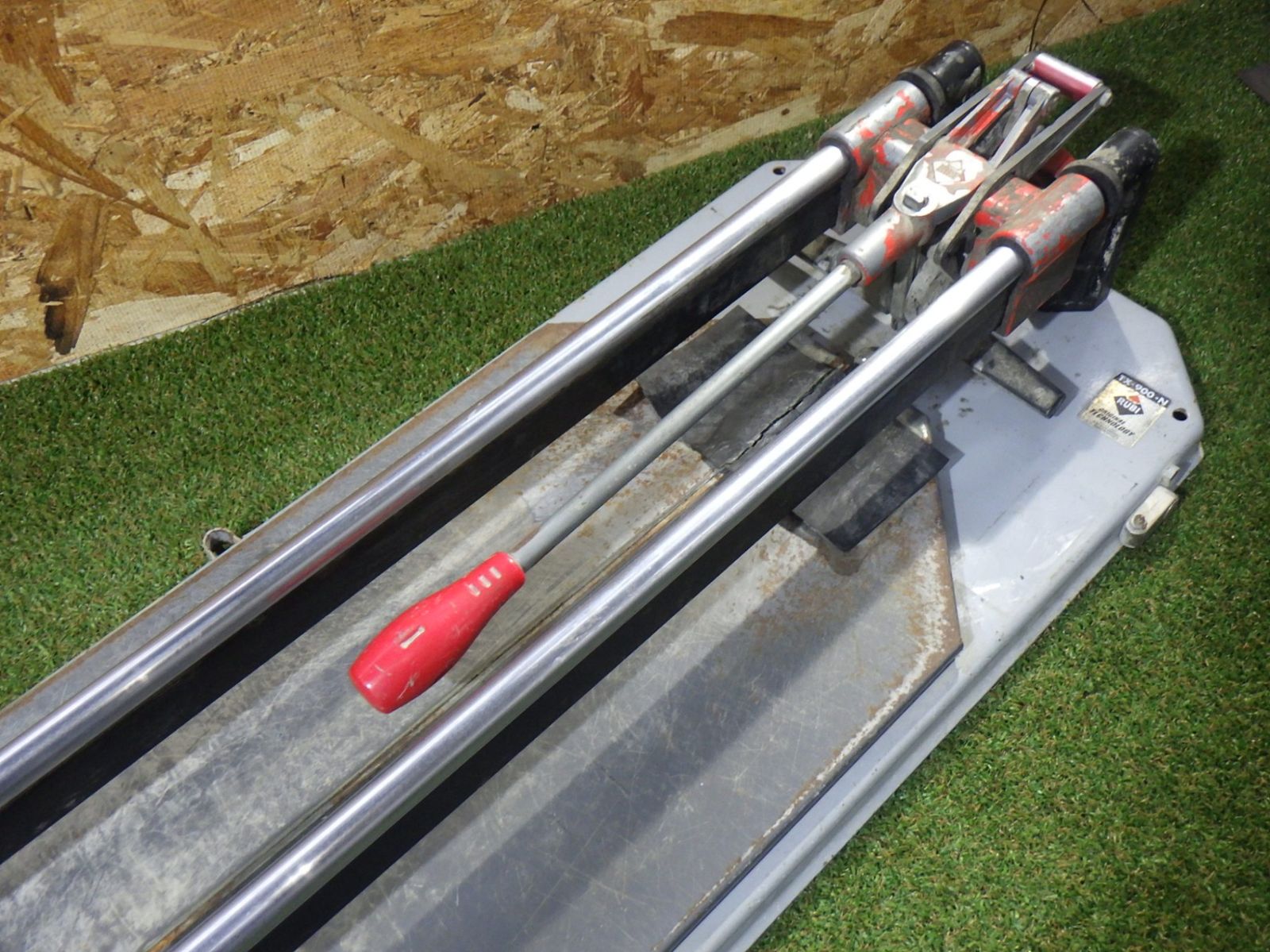 タイル切断機 現場作業