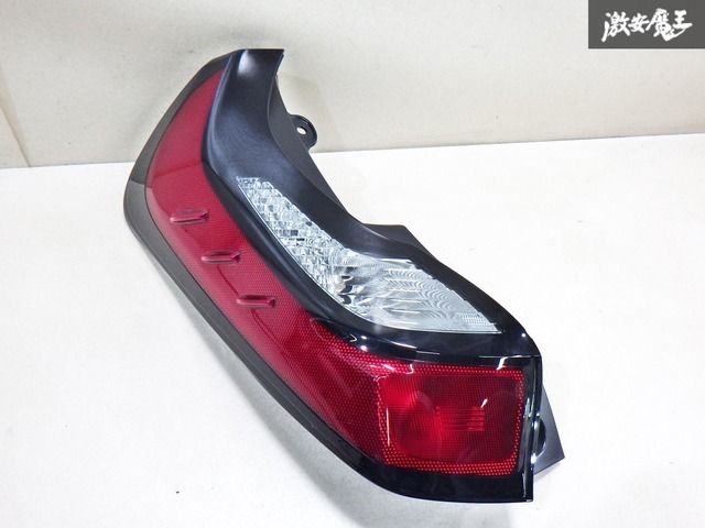 割れ無し トヨタ 純正 MXPK10/MXPK11/MXPK15/MXPK16 アクア テールライト ランプ 片側のみ STANLEY 52-337 刻印P 即納 棚 J-7