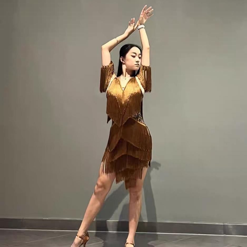 社交ダンス　Ｆ　ベージュ　ビーズ　スパンコール　キラキラ　ベリーダンス　ドレス 社交ダンス F ベージュ ビーズ スパンコール キラキラ ベリーダンス