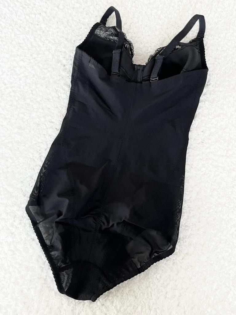 冬の感謝セール 未使用】 tina-pri 定価36,300円 ボディスーツ BeVi ティナプリ 下着・アンダーウェア