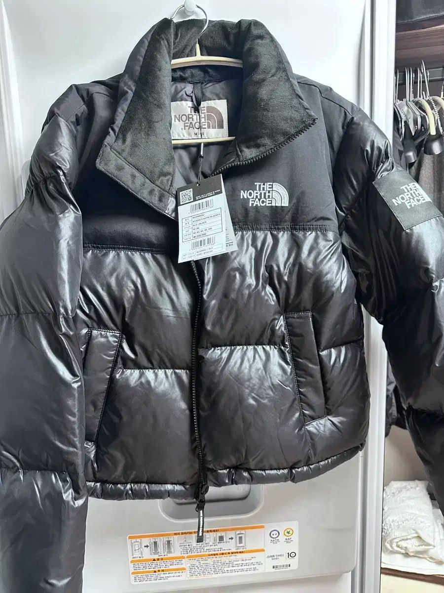 THE NORTH FACE ザノースフェイス レディース Nuptse ヌプシ ショートダウン 90 M ブラック 25年 お買い物バッグ