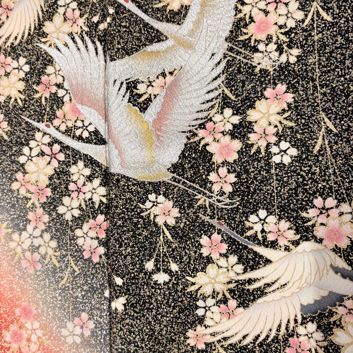 D538 振袖　枝垂れ桜　金彩　黒地　正絹　着物　袷　美品 振袖 身丈156cm 裄丈64cm M 袷 鶴 枝垂れ桜 金銀彩 黒 正絹 秀品